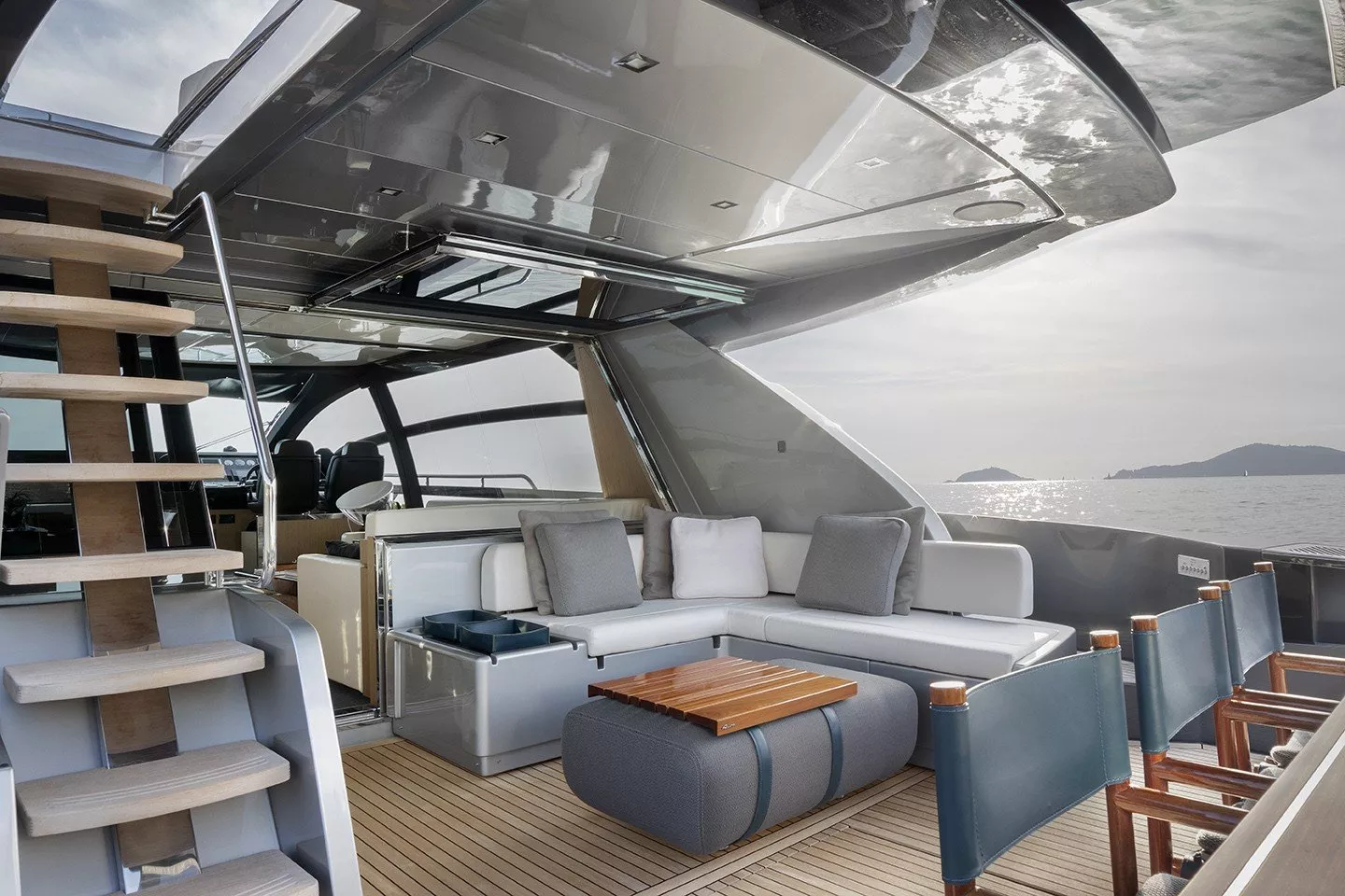 https://dev-api.arconyachts.com/storage/media/22344/conversions/740_9504398766-optimize.webp