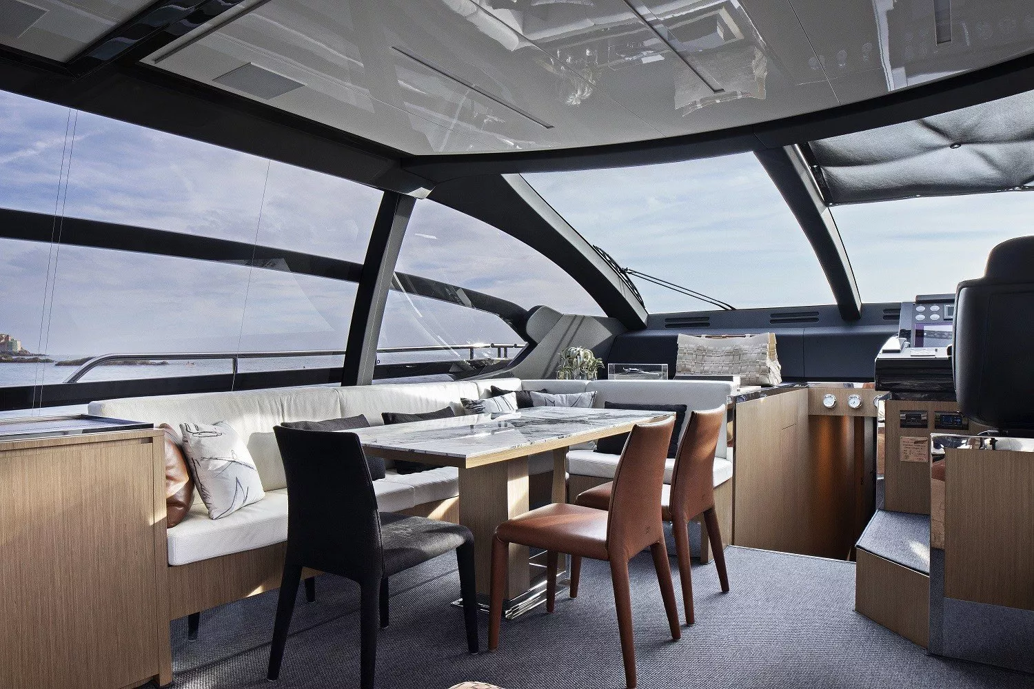 https://dev-api.arconyachts.com/storage/media/22345/conversions/740_8427245421-optimize.webp