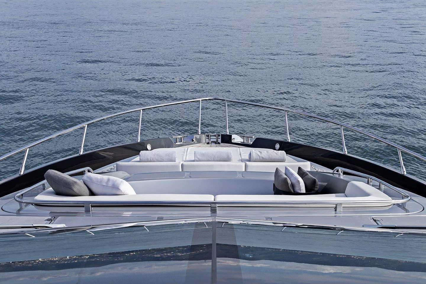 https://dev-api.arconyachts.com/storage/media/22355/conversions/740_5679473743-optimize.webp