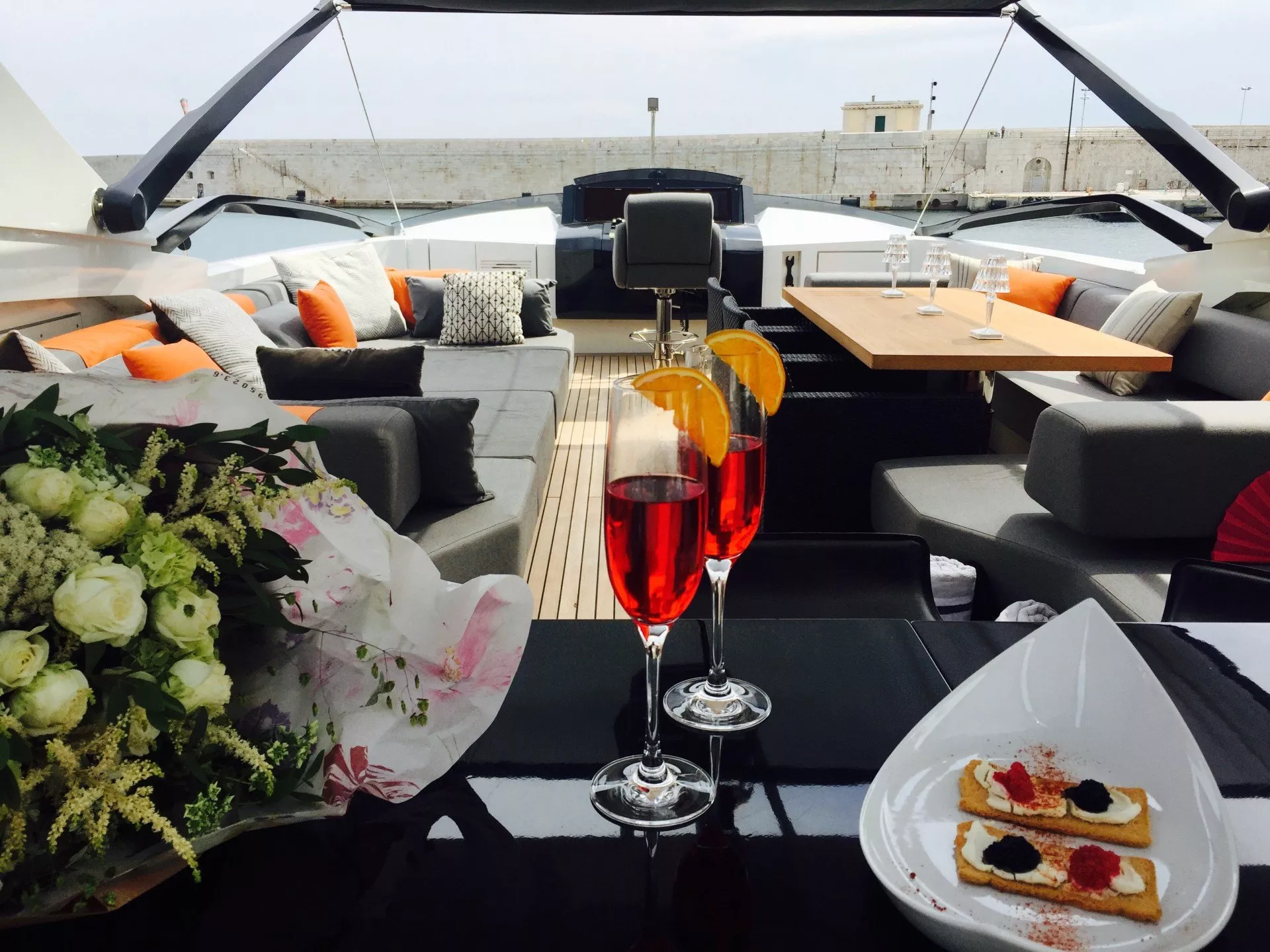 https://dev-api.arconyachts.com/storage/media/22766/conversions/732_4571552116-optimize.webp