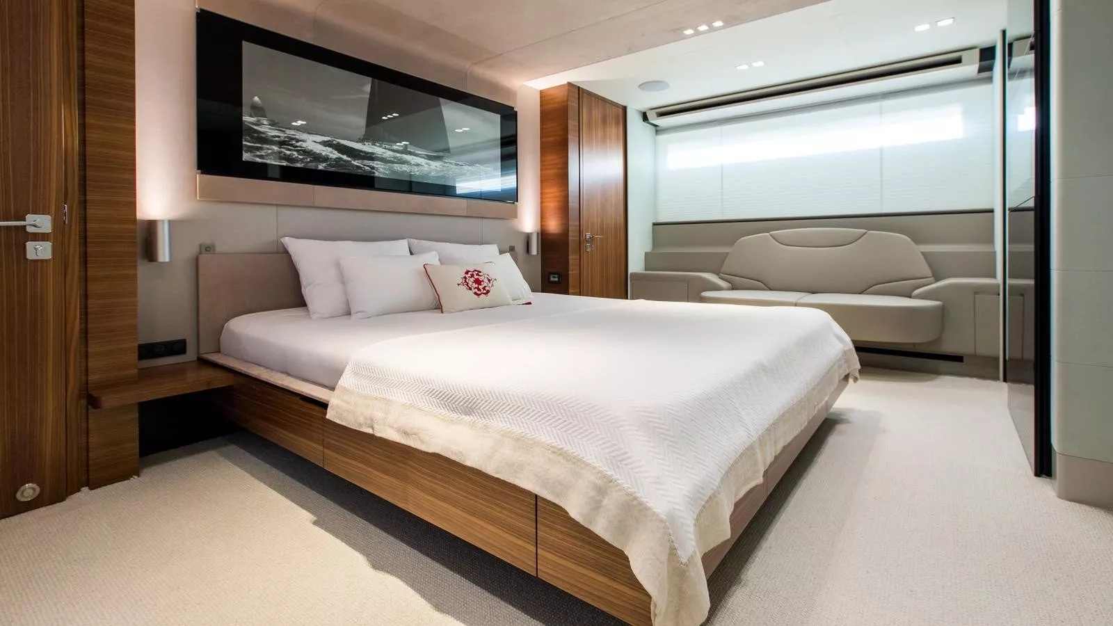 https://dev-api.arconyachts.com/storage/media/22774/conversions/732_1214746646-optimize.webp