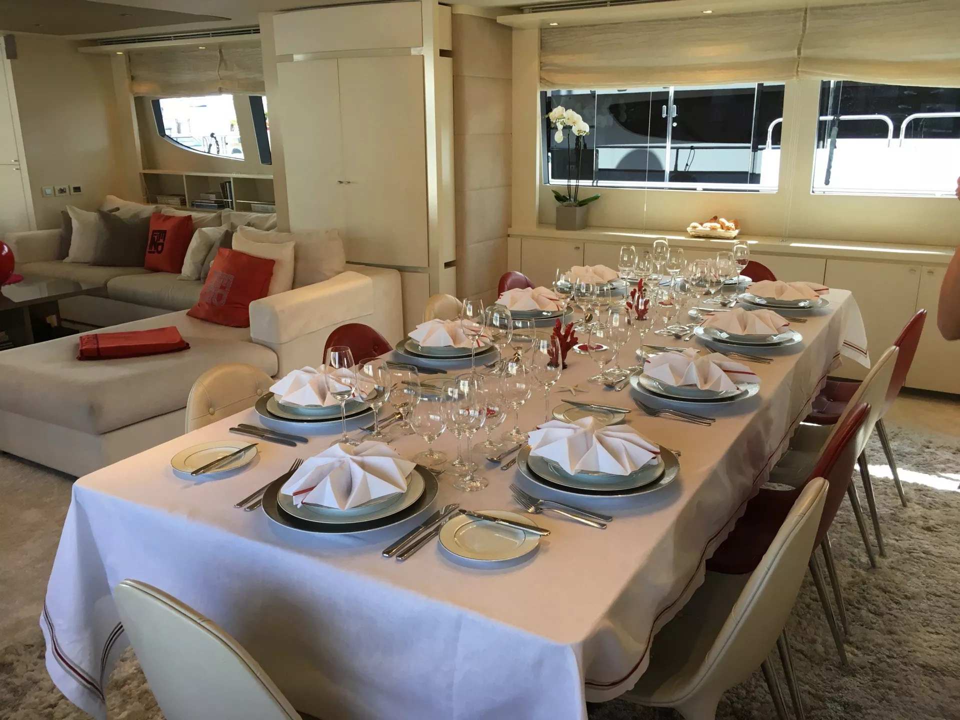 https://dev-api.arconyachts.com/storage/media/22787/conversions/731_5826431930-optimize.webp