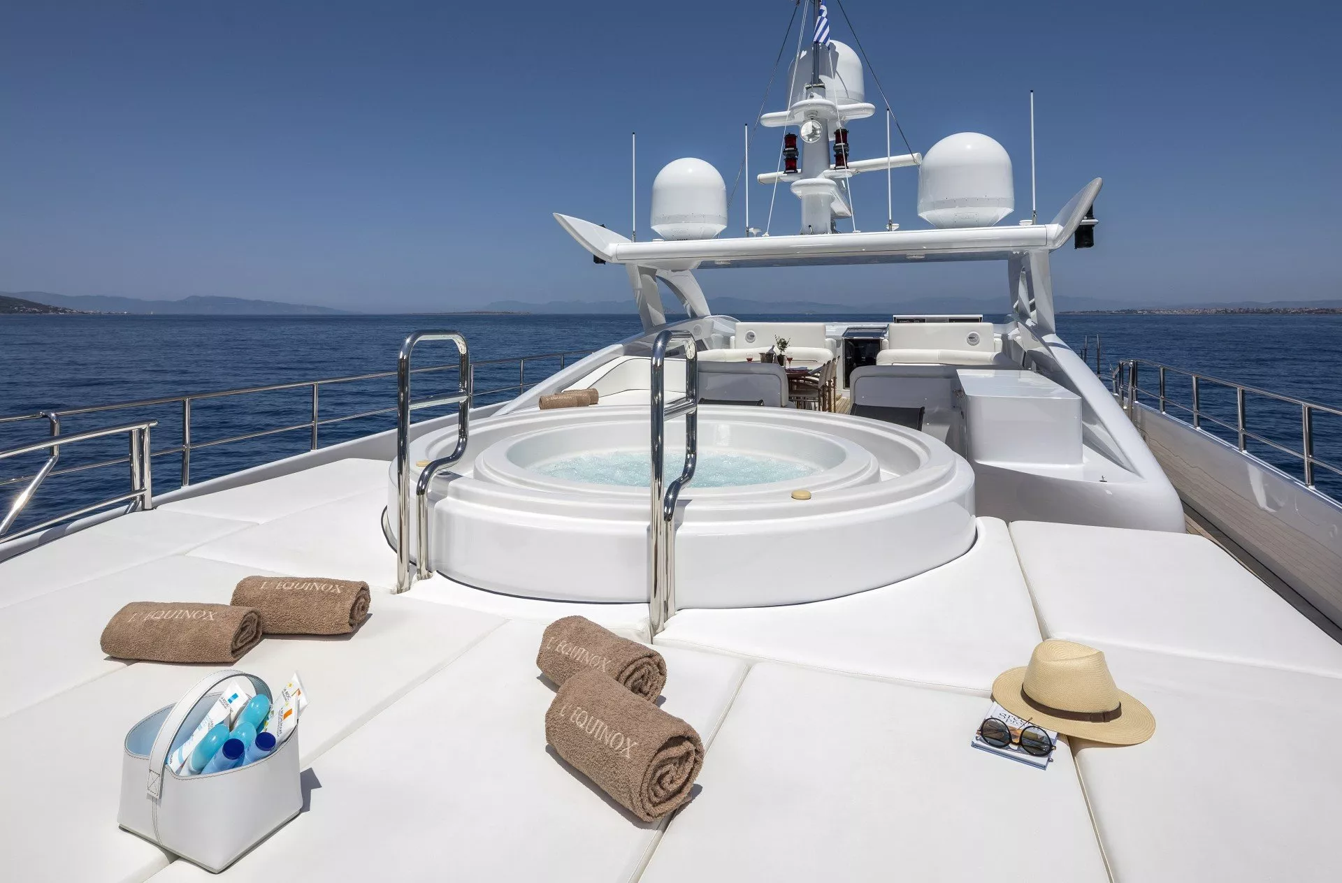 https://dev-api.arconyachts.com/storage/media/22811/conversions/729_7851001366-optimize.webp