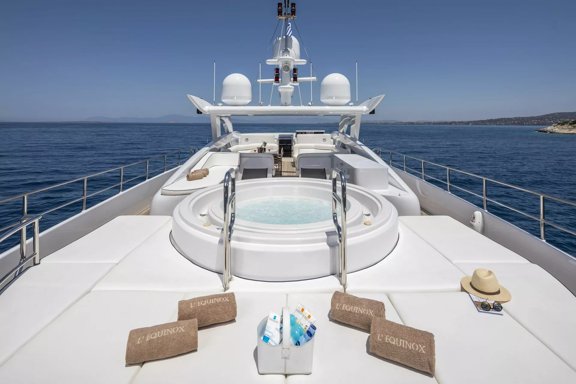 https://dev-api.arconyachts.com/storage/media/22817/conversions/729_9600551883-optimize.webp