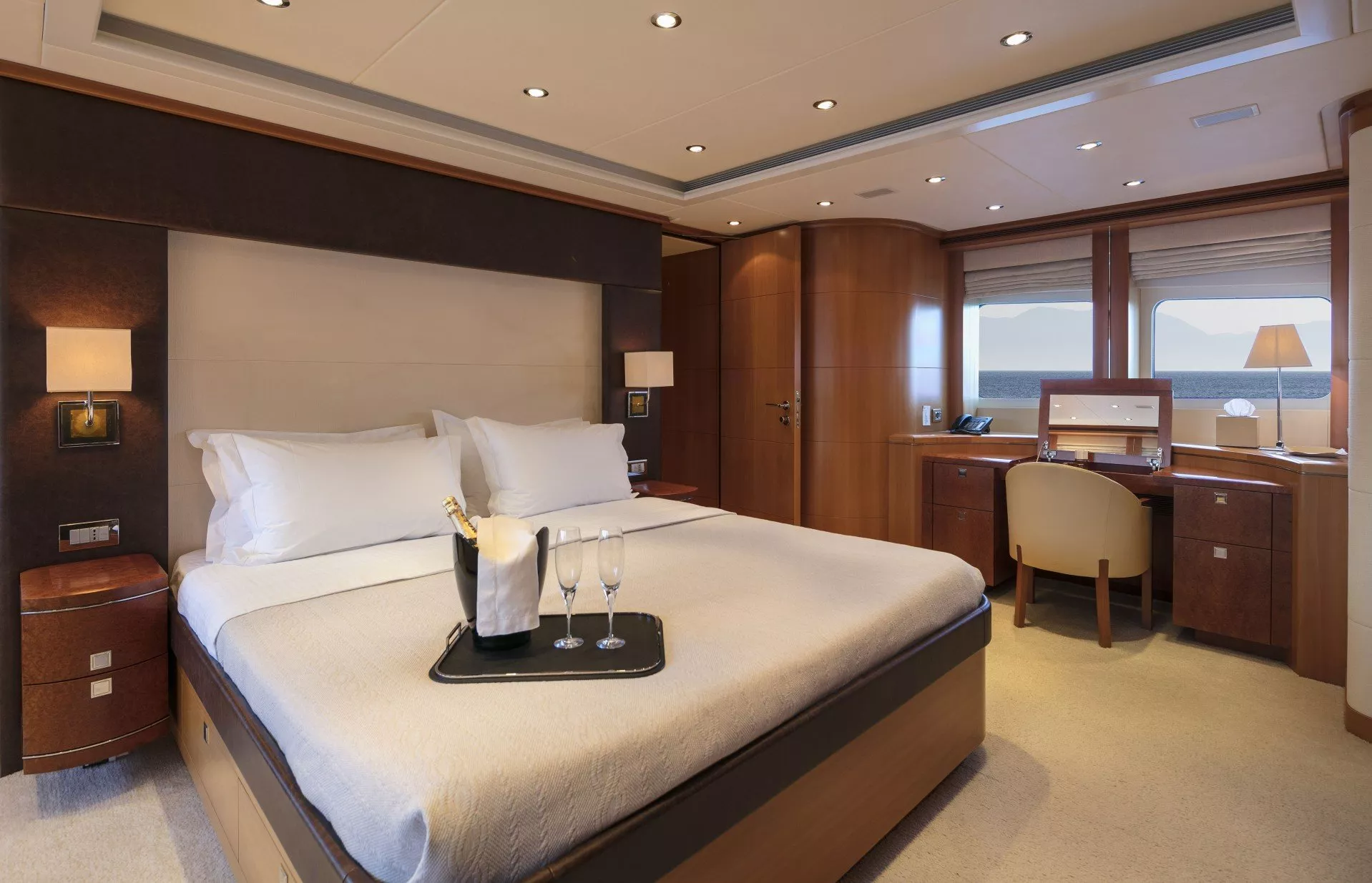 https://dev-api.arconyachts.com/storage/media/22822/conversions/729_5605929383-optimize.webp