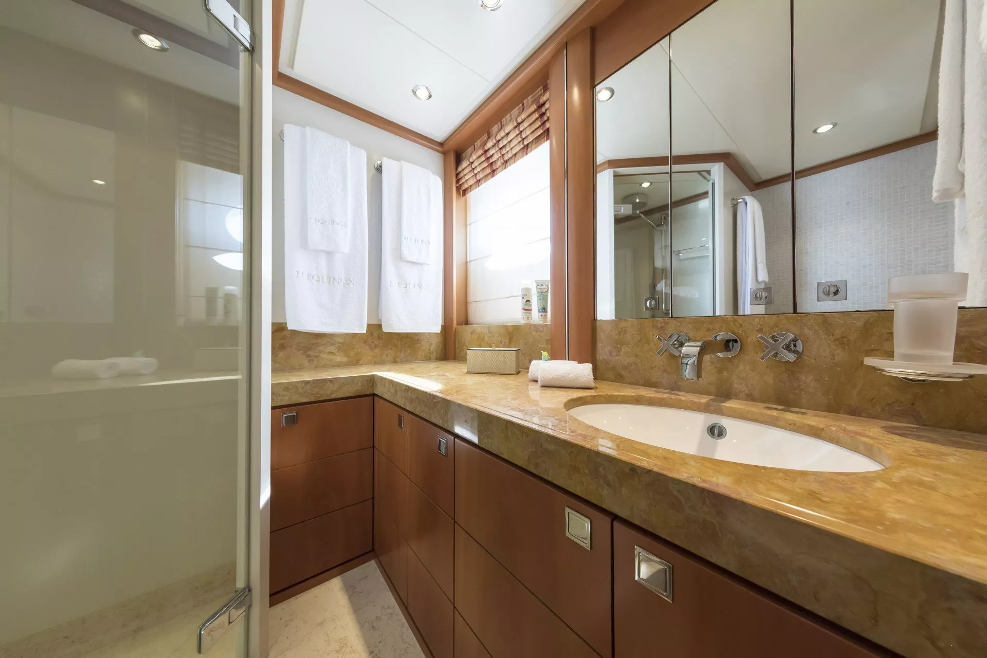 https://dev-api.arconyachts.com/storage/media/22839/conversions/729_0959181543-optimize.webp