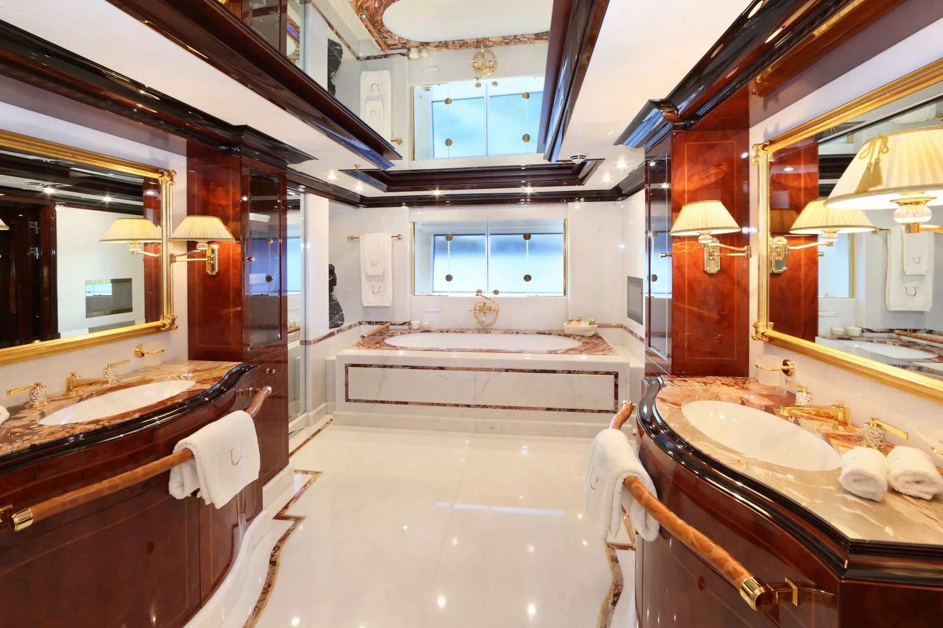 https://dev-api.arconyachts.com/storage/media/22856/conversions/Ulysses_(3)-optimize.webp