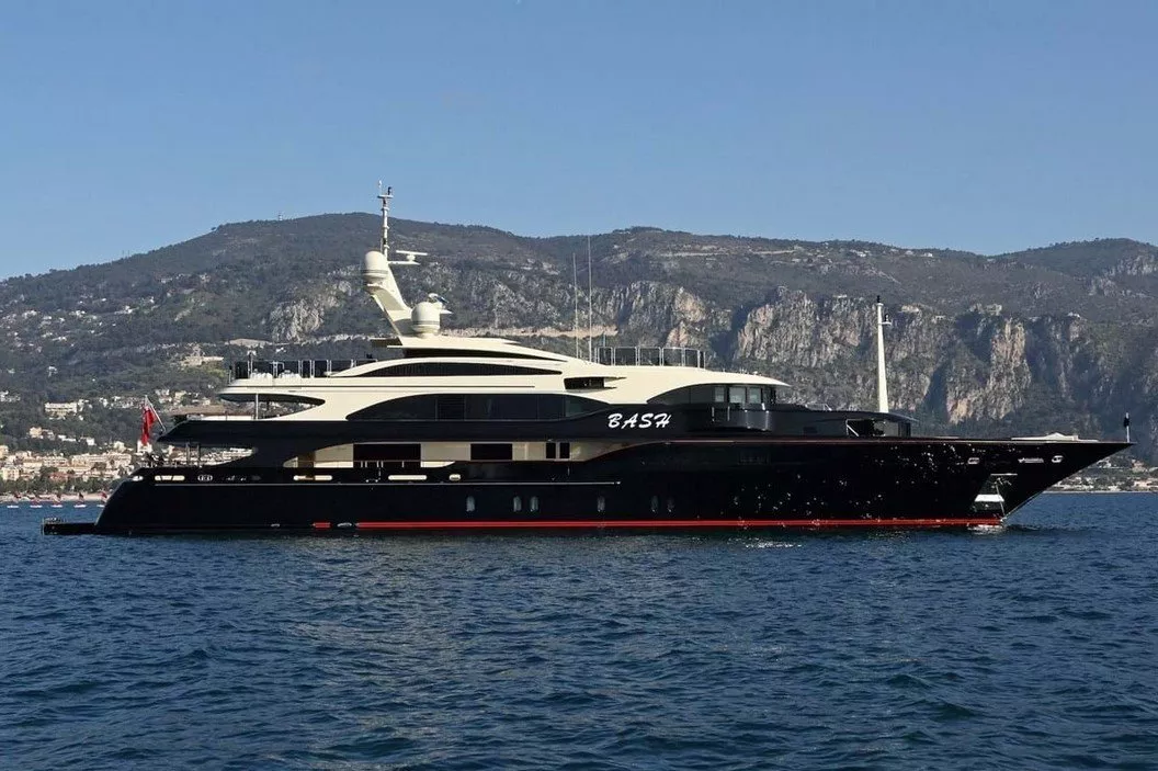 https://dev-api.arconyachts.com/storage/media/22860/conversions/60_2766805062-optimize.webp