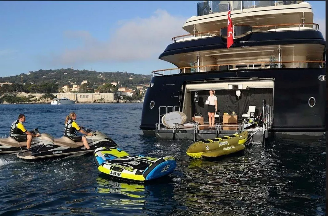 https://dev-api.arconyachts.com/storage/media/22861/conversions/60_0204444504-optimize.webp
