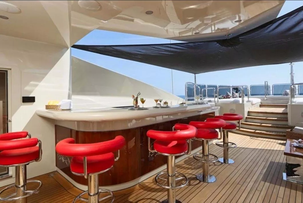 https://dev-api.arconyachts.com/storage/media/22863/conversions/60_1039101715-optimize.webp