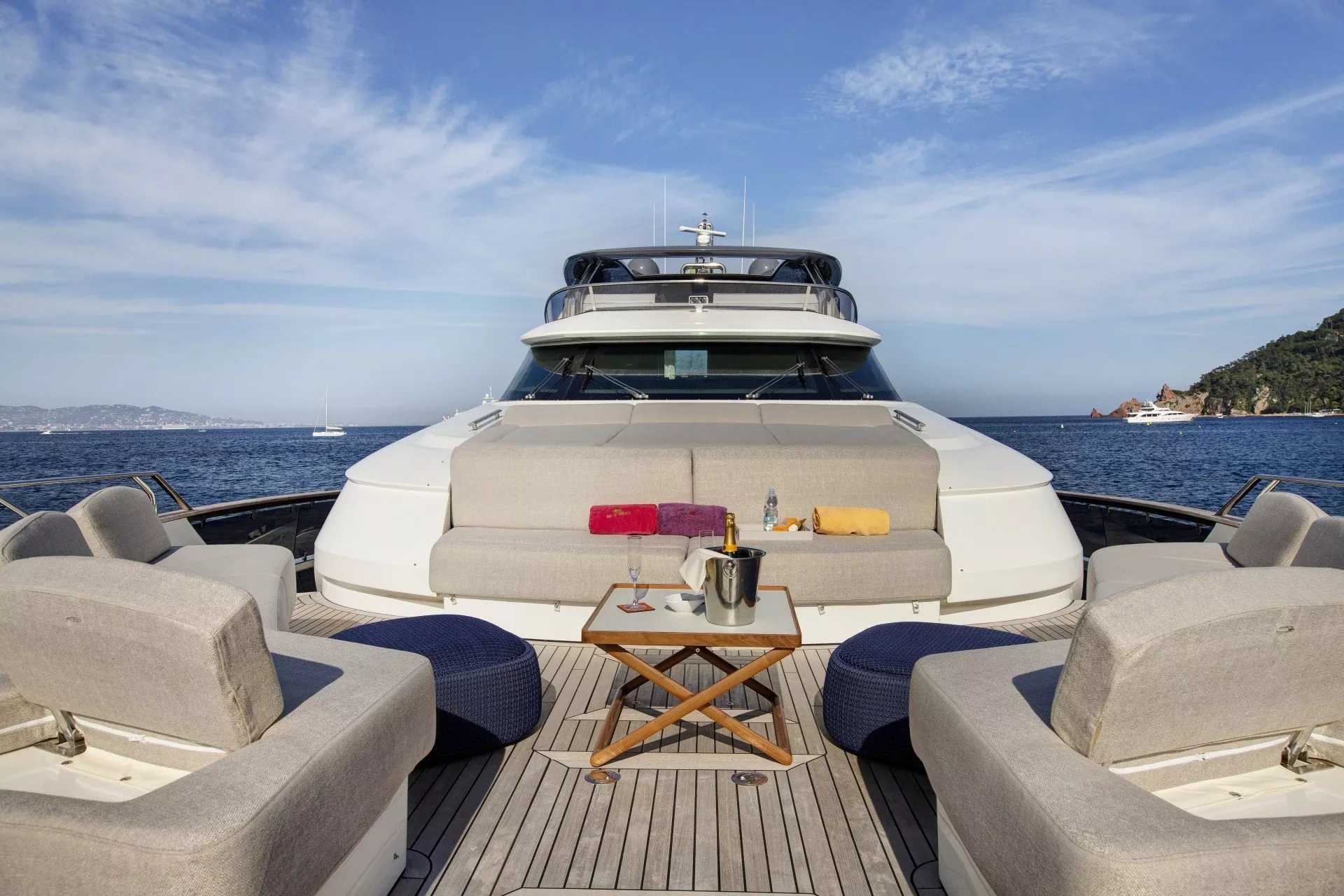 https://dev-api.arconyachts.com/storage/media/22881/conversions/728_1358226440-optimize.webp
