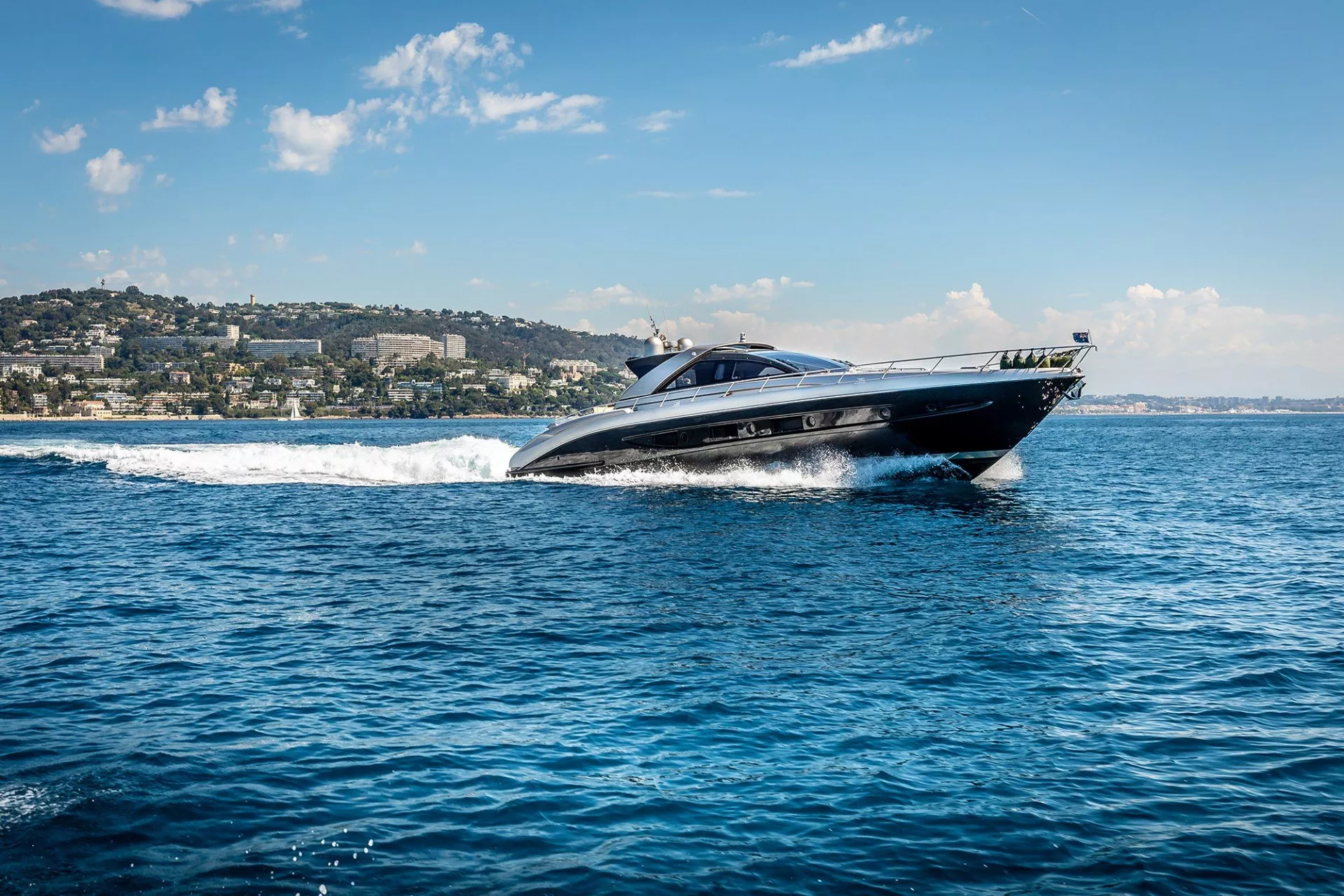 Riva R