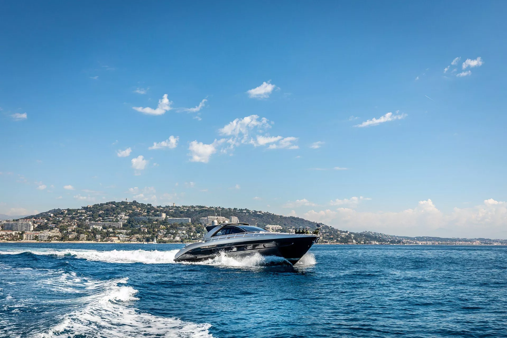Riva R