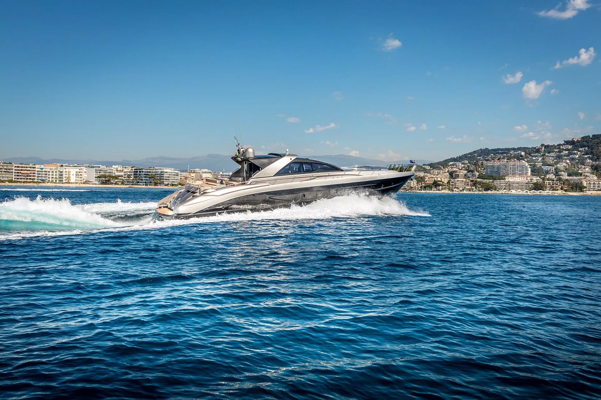 https://dev-api.arconyachts.com/storage/media/22892/conversions/727_3121619266-optimize.webp