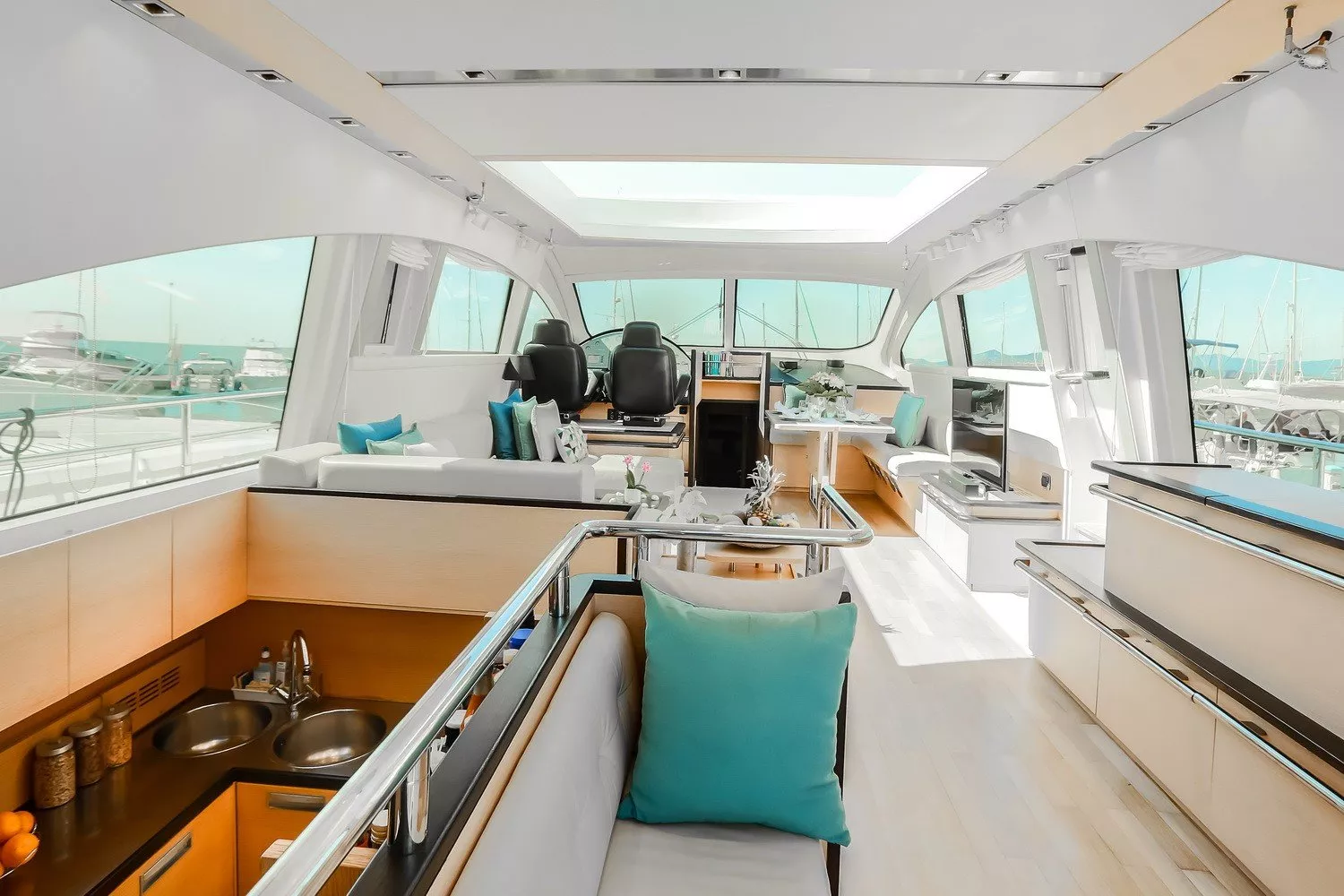 https://dev-api.arconyachts.com/storage/media/22914/conversions/726_9620652405-optimize.webp
