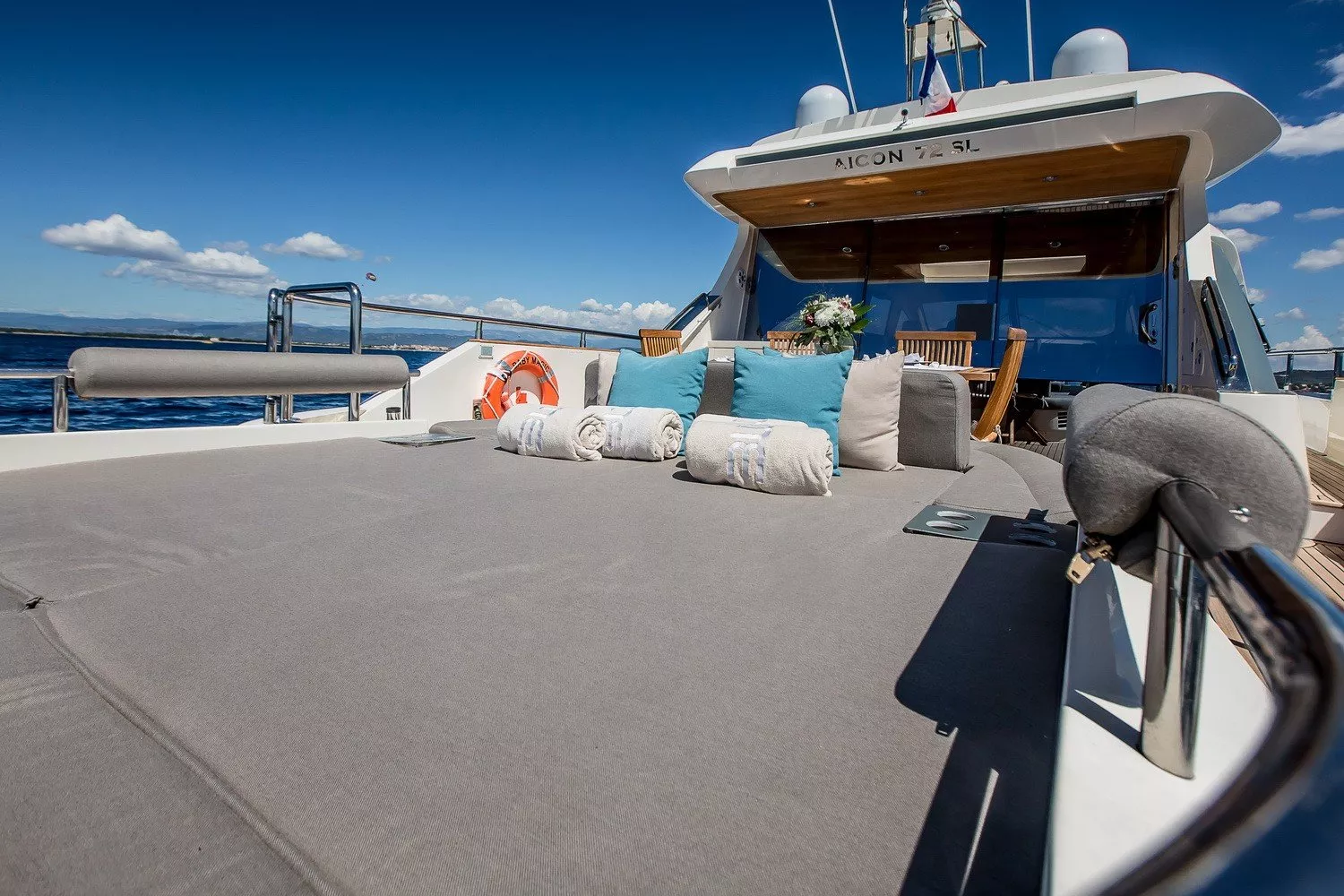 https://dev-api.arconyachts.com/storage/media/22919/conversions/726_9779110407-optimize.webp