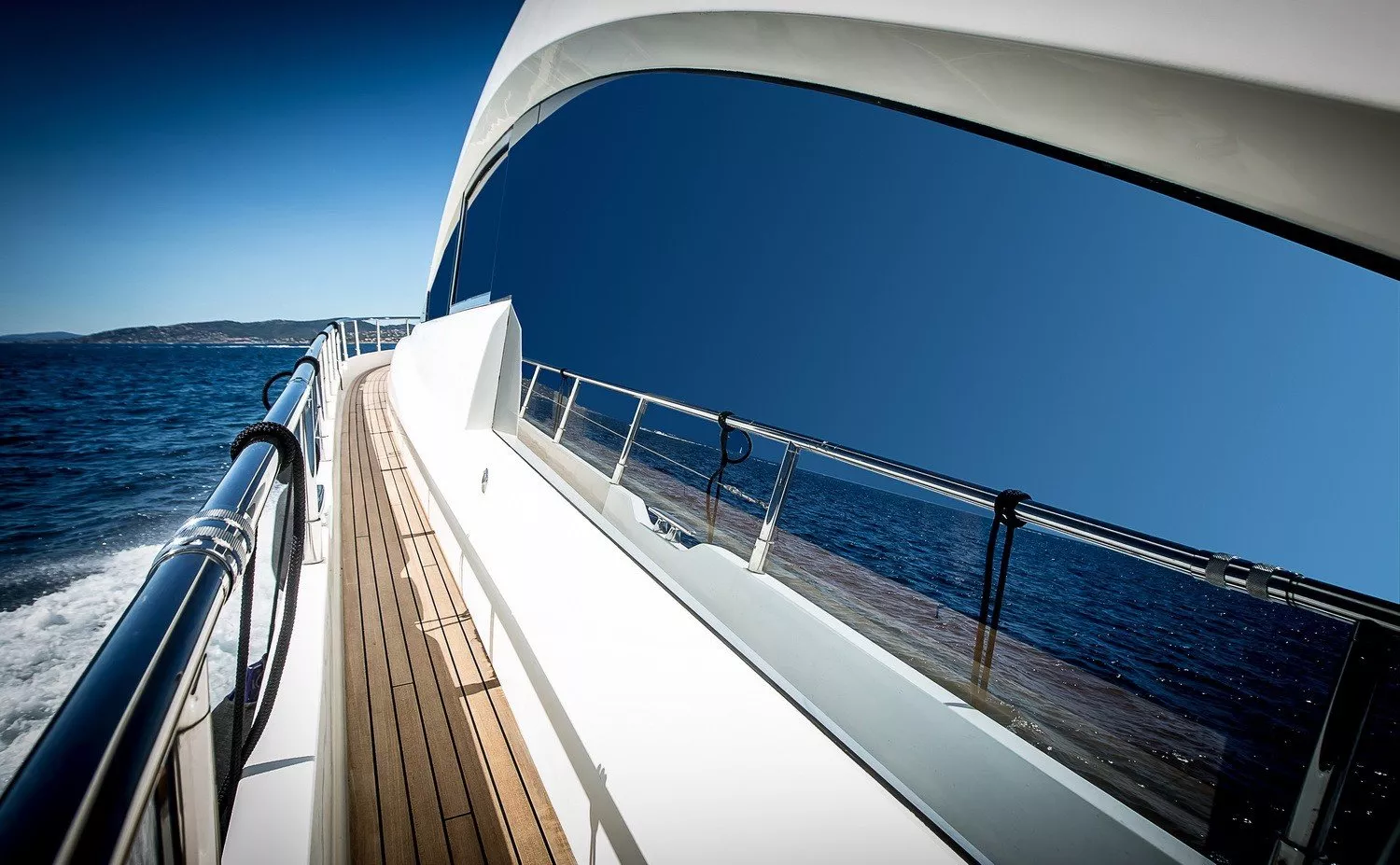 https://dev-api.arconyachts.com/storage/media/22920/conversions/726_2330628805-optimize.webp