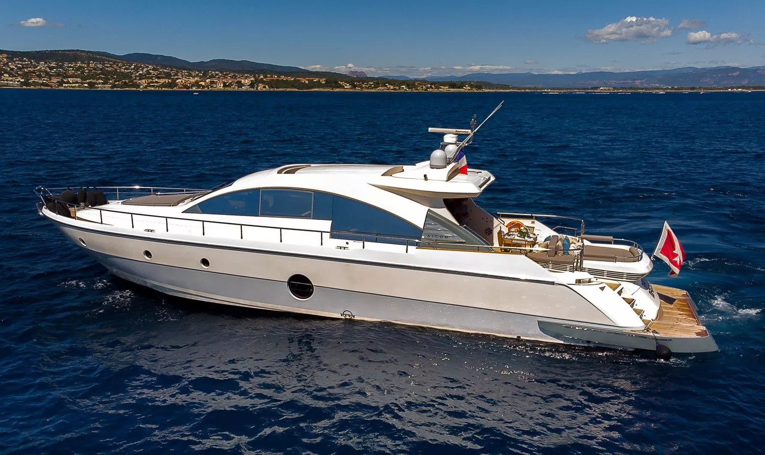 https://dev-api.arconyachts.com/storage/media/22927/conversions/726_8946886129-optimize.webp