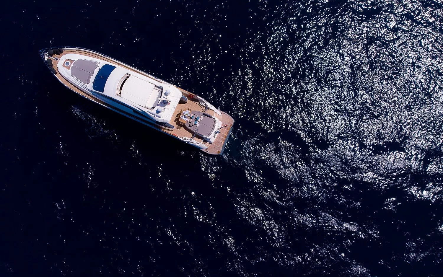 https://dev-api.arconyachts.com/storage/media/22928/conversions/726_9174336740-optimize.webp