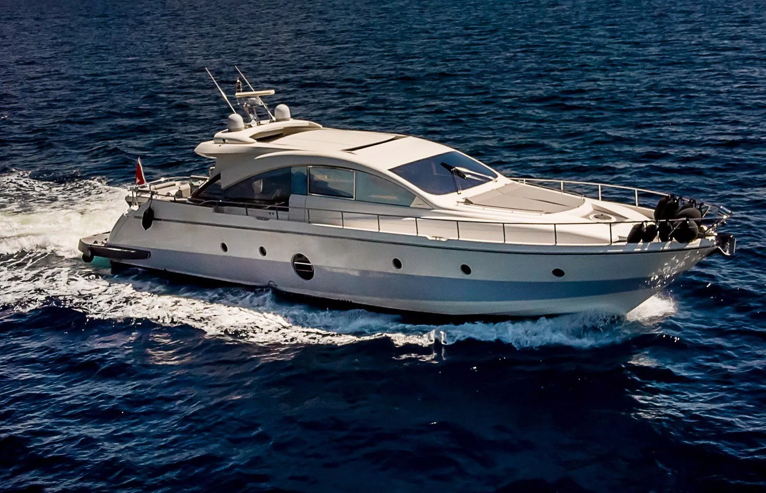 https://dev-api.arconyachts.com/storage/media/22930/conversions/726_1285383069-optimize.webp