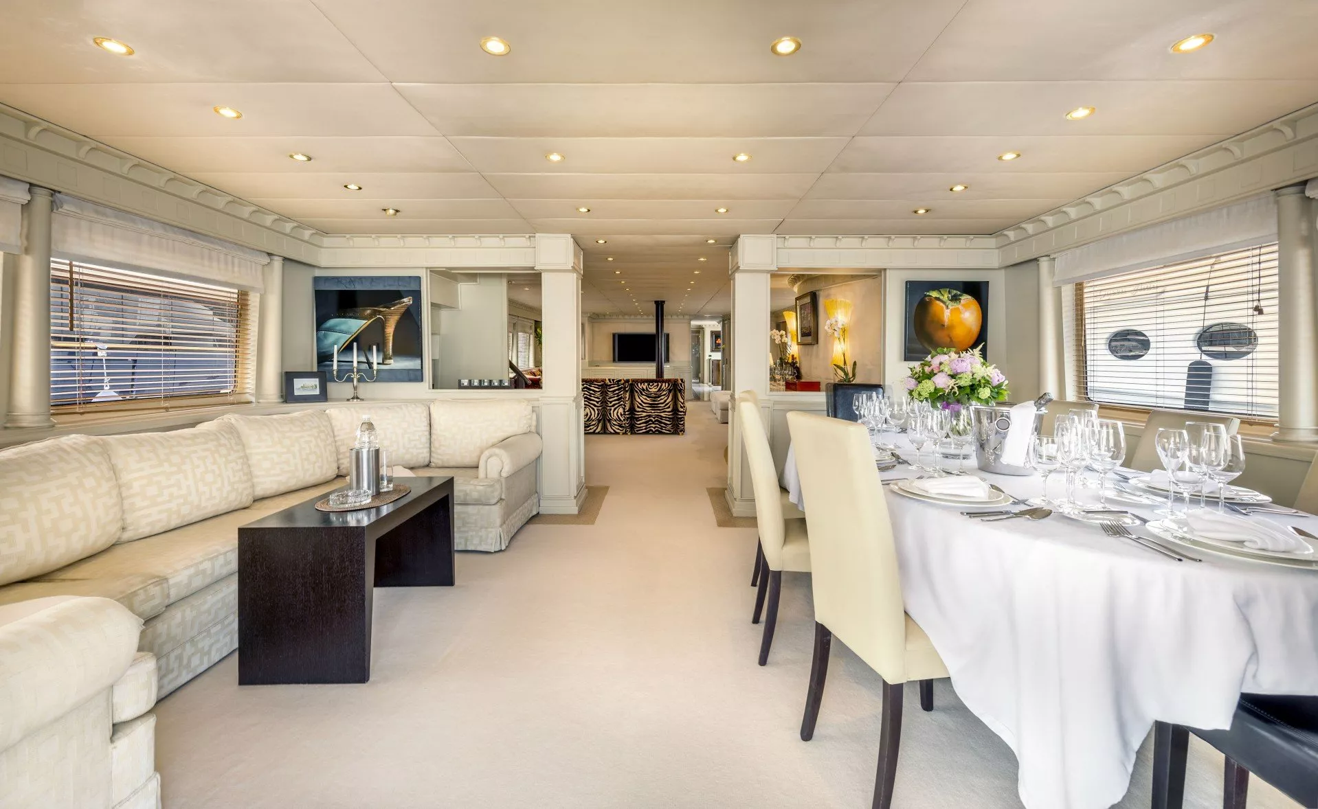 https://dev-api.arconyachts.com/storage/media/22947/conversions/725_4612633203-optimize.webp