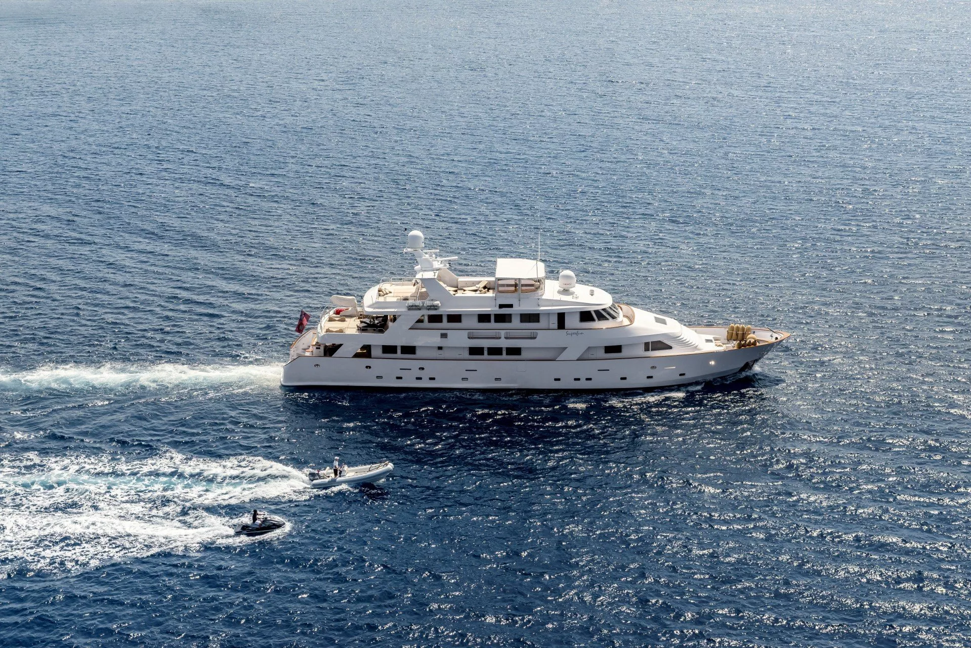 https://dev-api.arconyachts.com/storage/media/22957/conversions/725_4314228228-optimize.webp