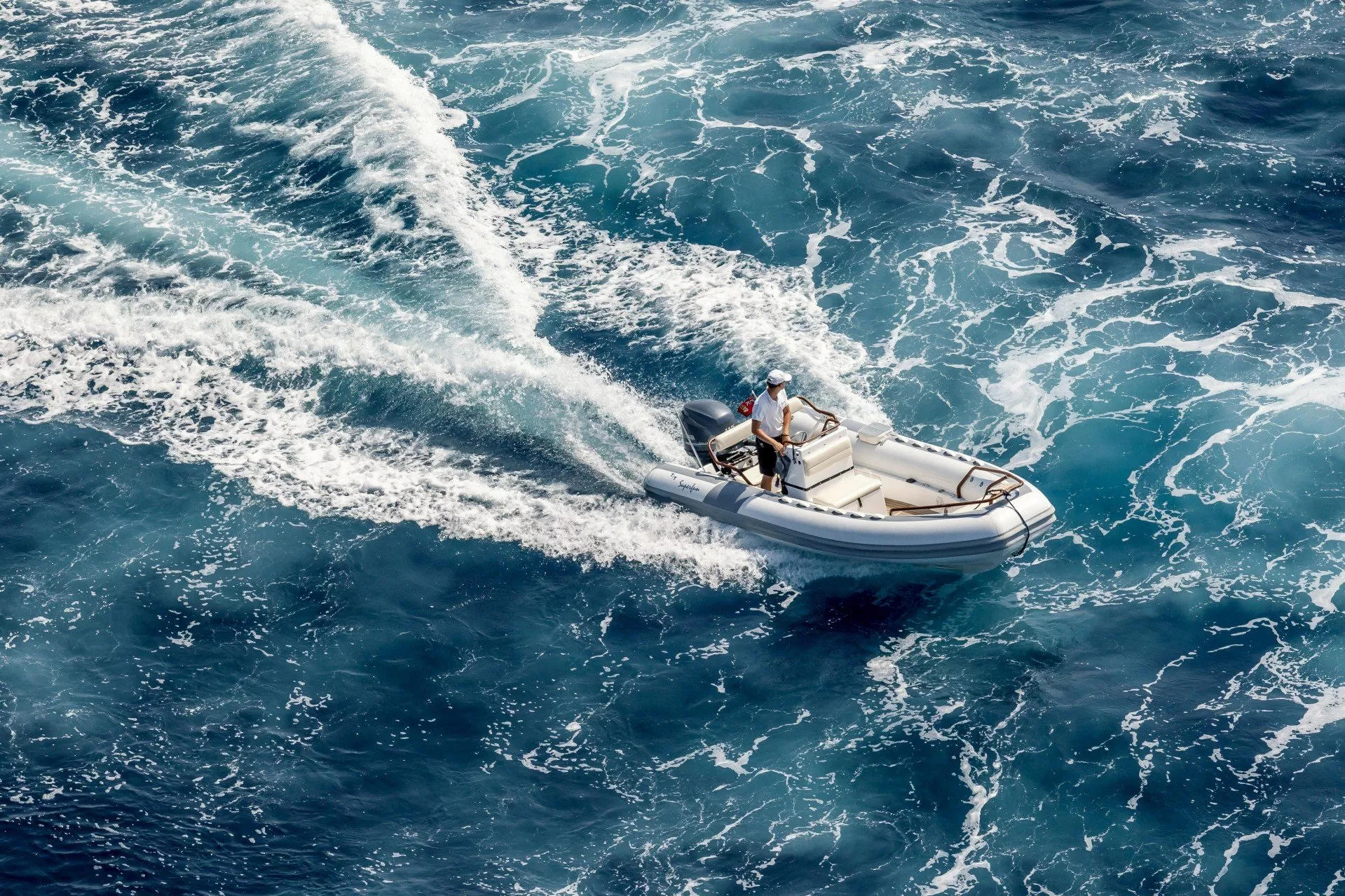 https://dev-api.arconyachts.com/storage/media/22958/conversions/725_5633006330-optimize.webp