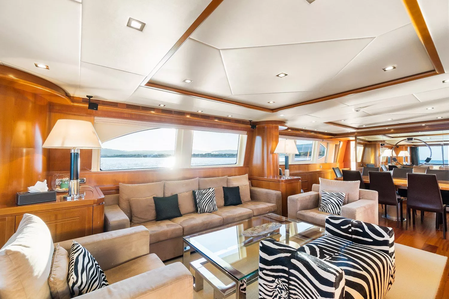 https://dev-api.arconyachts.com/storage/media/22996/conversions/724_9839919695-optimize.webp