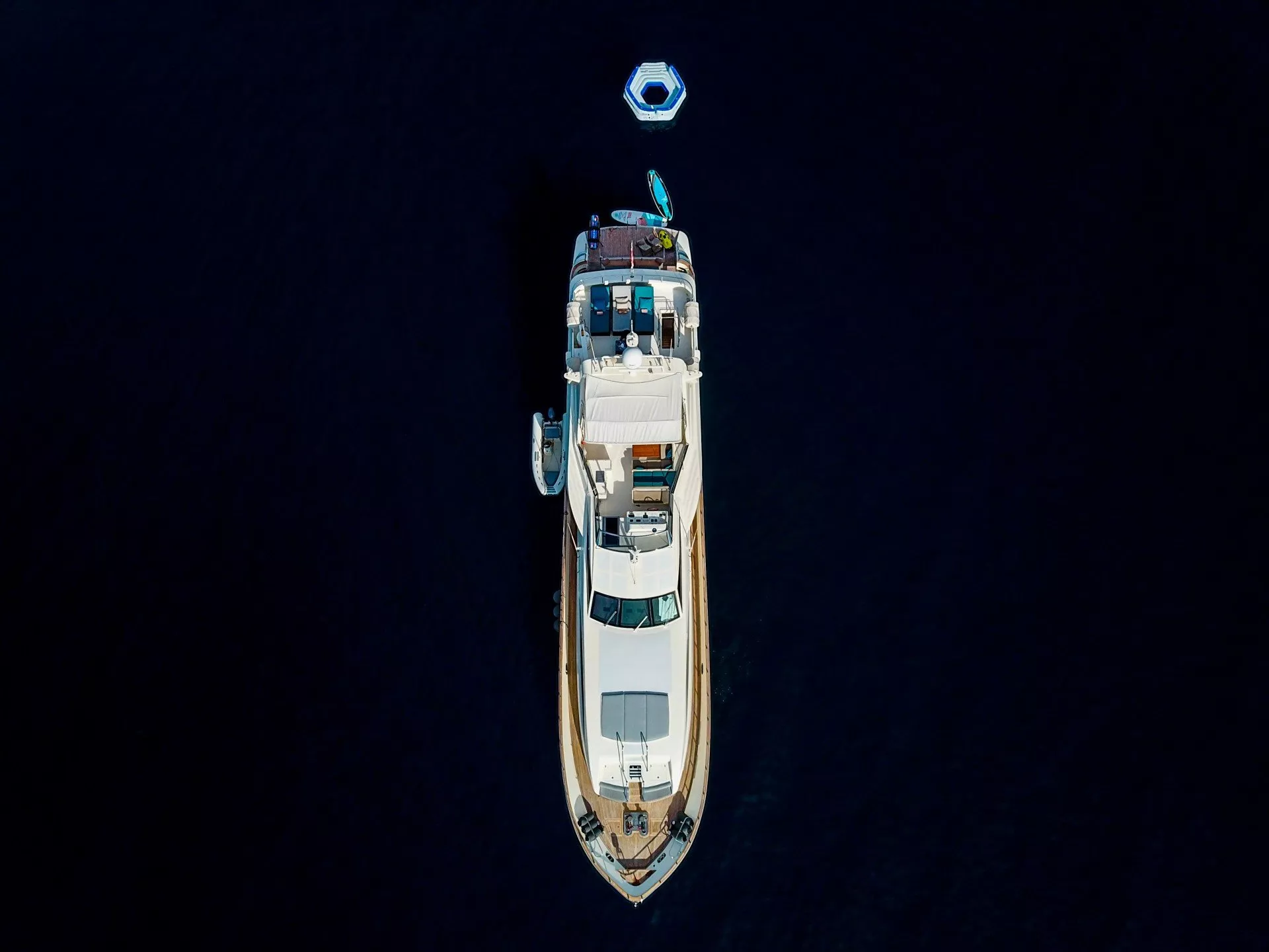 https://dev-api.arconyachts.com/storage/media/23016/conversions/724_4666882133-optimize.webp