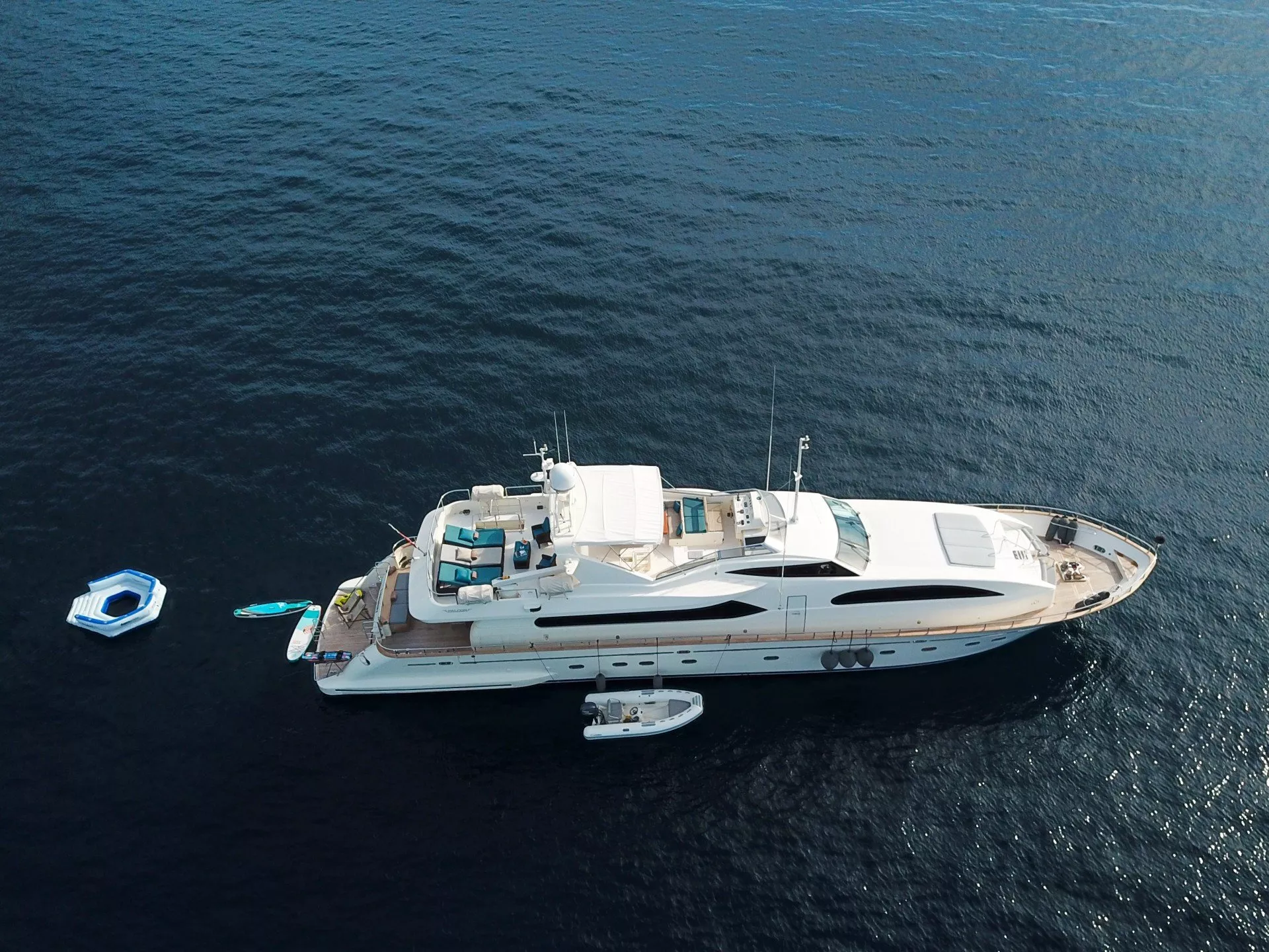 https://dev-api.arconyachts.com/storage/media/23018/conversions/724_1917308800-optimize.webp