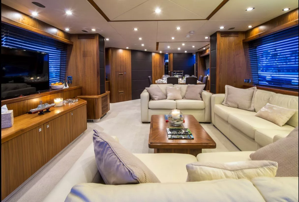 https://dev-api.arconyachts.com/storage/media/23029/conversions/721_8429008011-optimize.webp