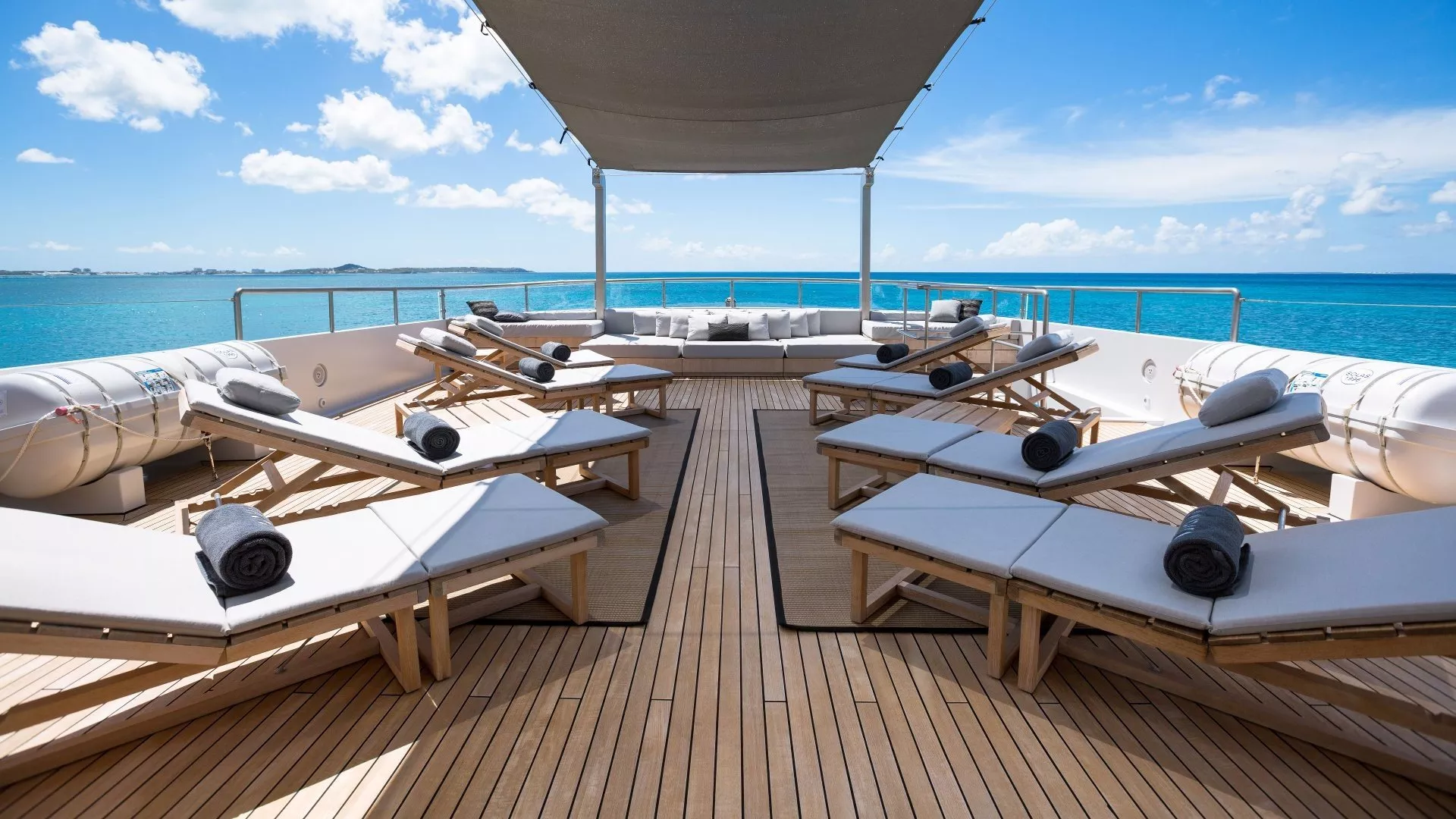 https://dev-api.arconyachts.com/storage/media/23049/conversions/301_1690448934-optimize.webp