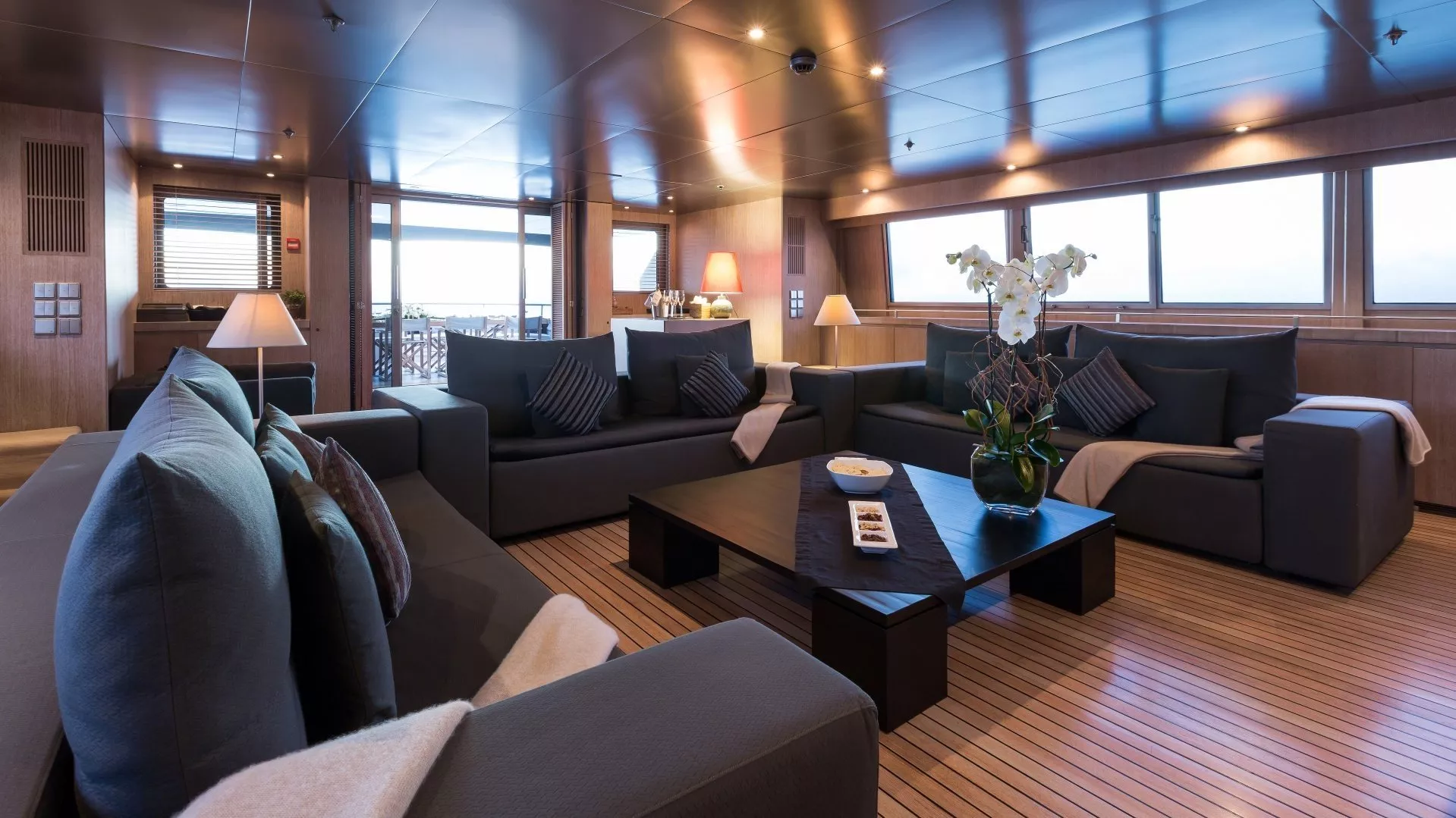 https://dev-api.arconyachts.com/storage/media/23052/conversions/301_5722302447-optimize.webp