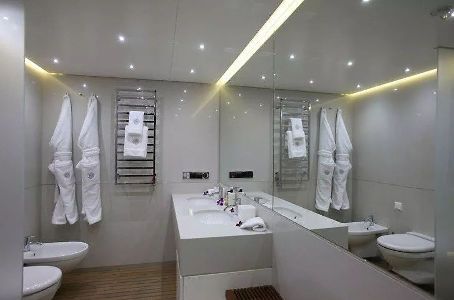 https://dev-api.arconyachts.com/storage/media/23119/conversions/19-optimize.webp
