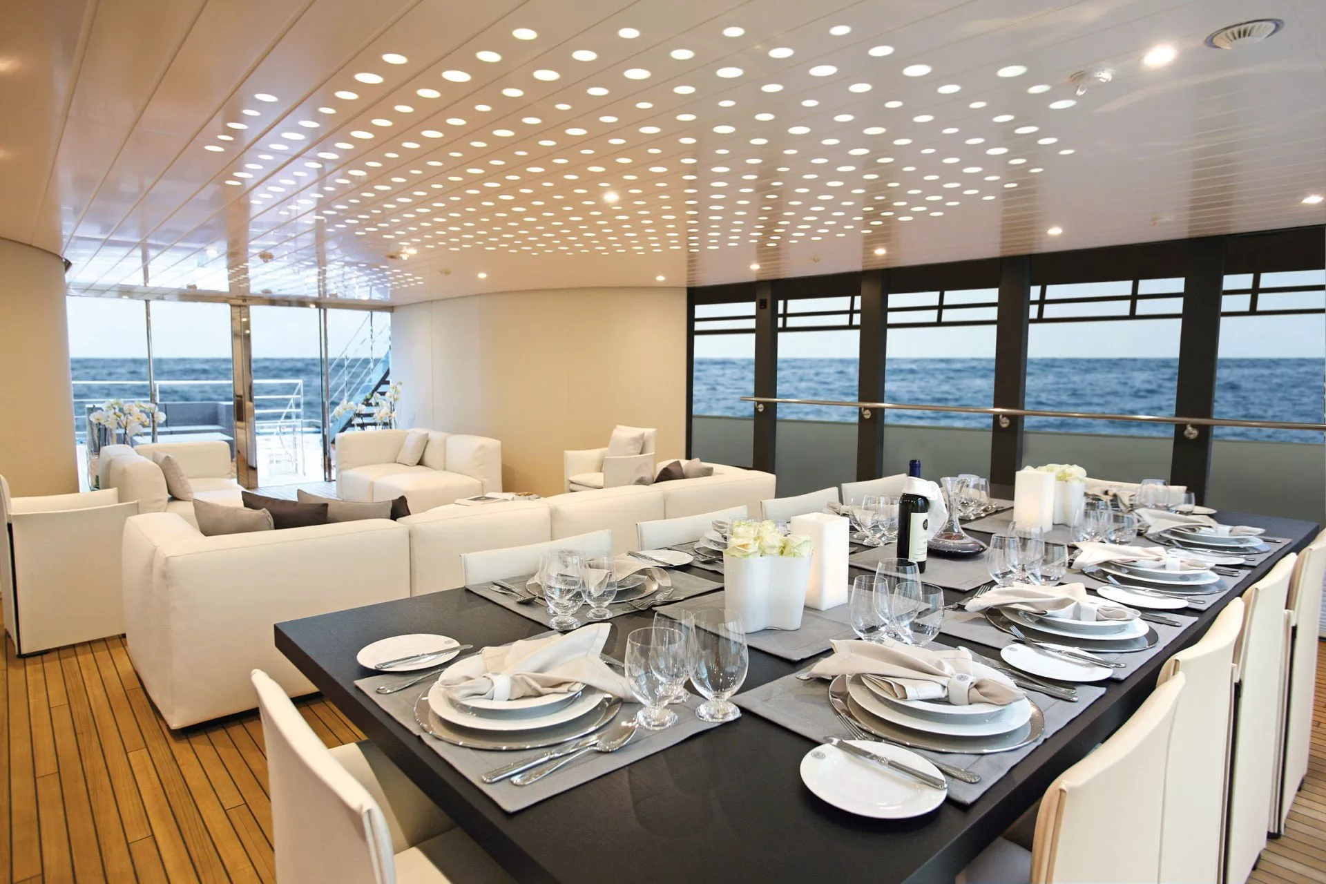 https://dev-api.arconyachts.com/storage/media/23121/conversions/68_4841617026-optimize.webp