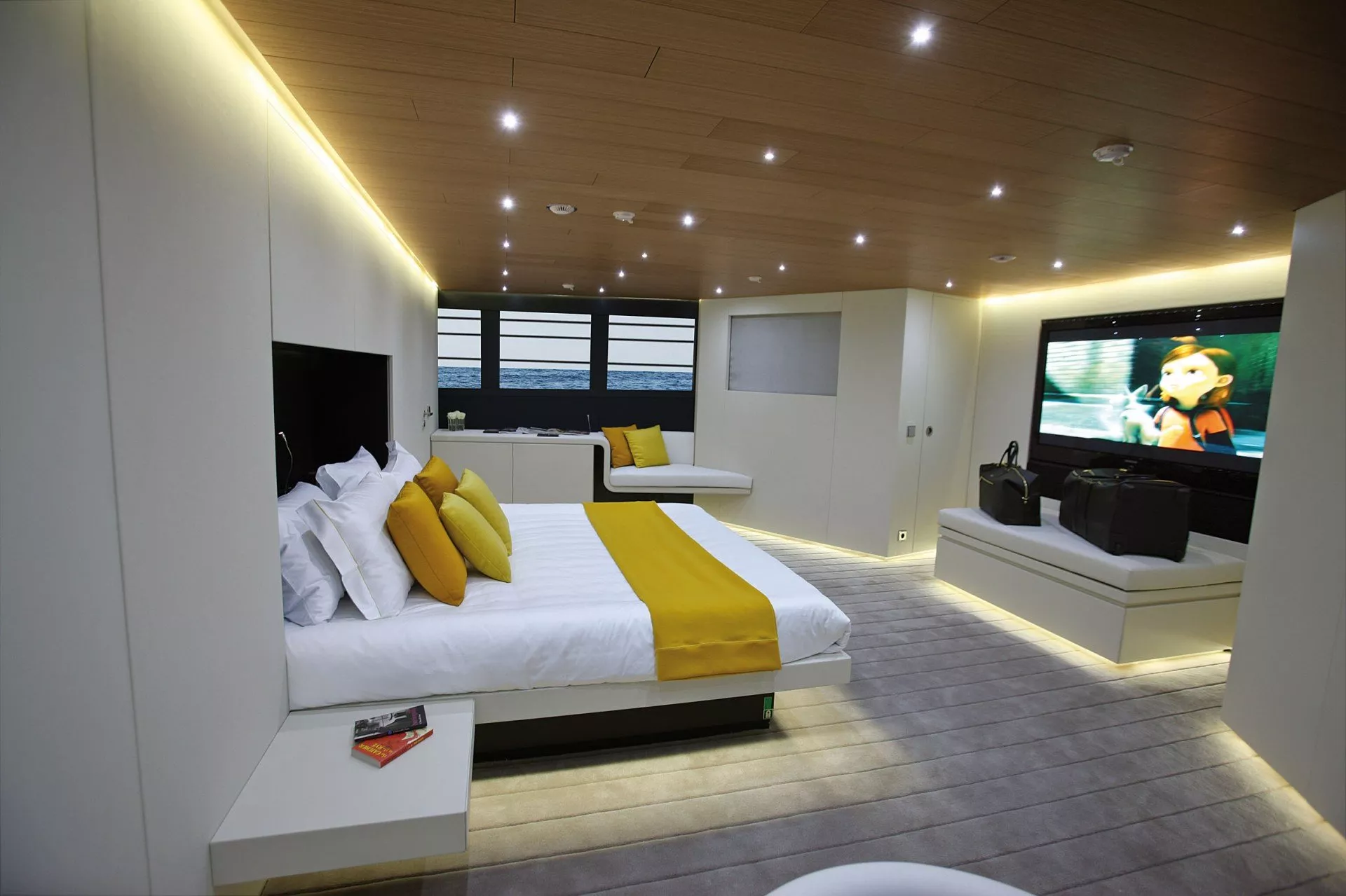 https://dev-api.arconyachts.com/storage/media/23122/conversions/68_9543225769-optimize.webp