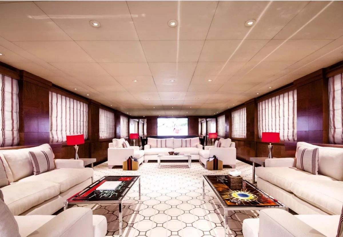 https://dev-api.arconyachts.com/storage/media/23139/conversions/720_5891371333-optimize.webp