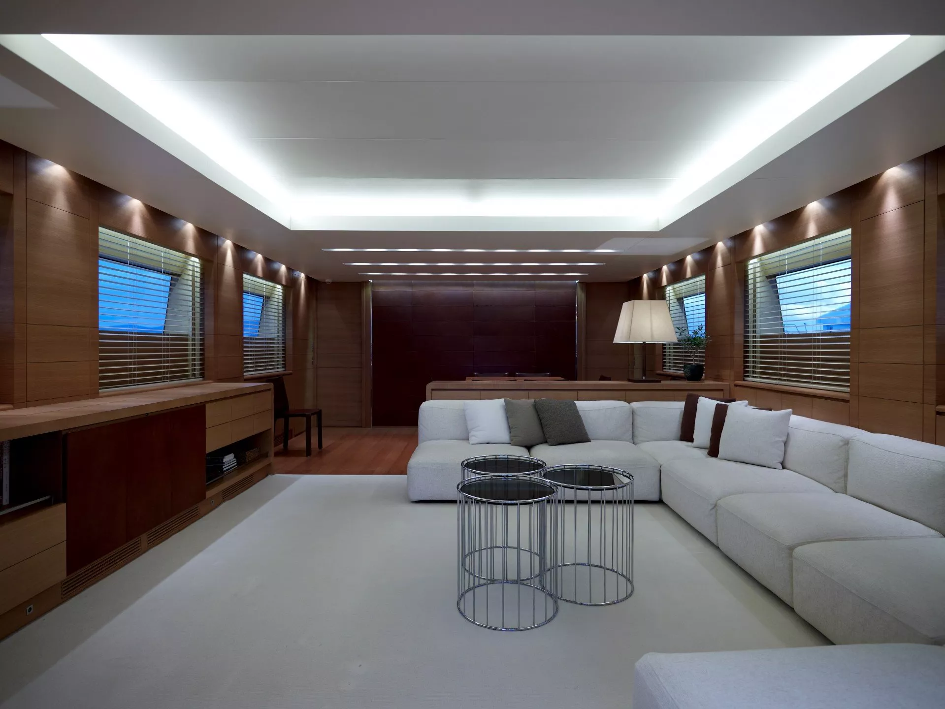 https://dev-api.arconyachts.com/storage/media/23171/conversions/47_7210830166-optimize.webp