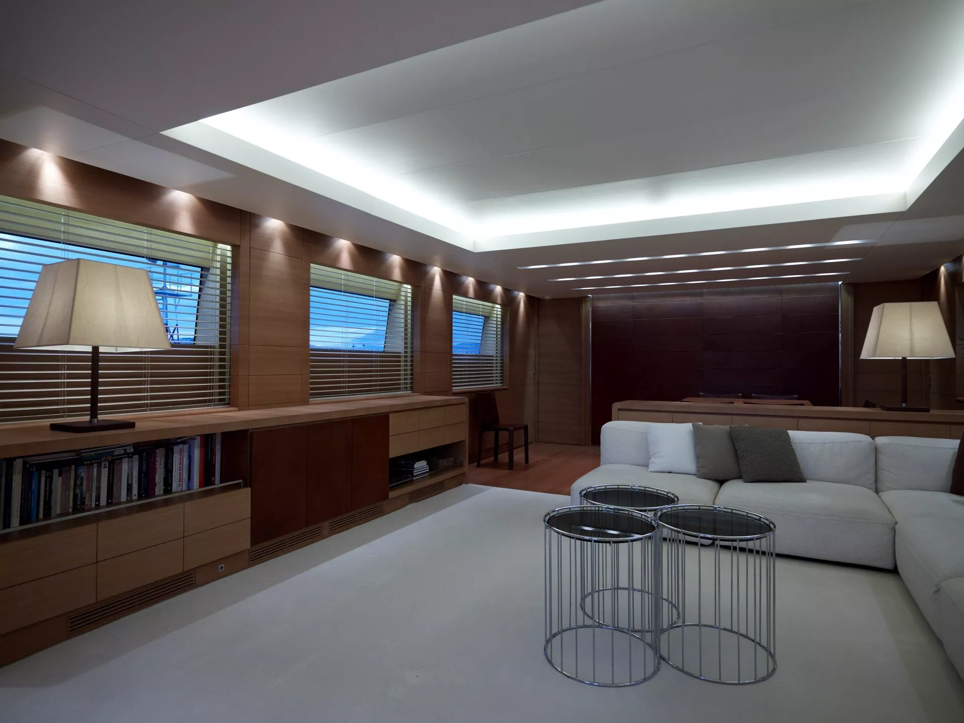 https://dev-api.arconyachts.com/storage/media/23178/conversions/47_4187601930-optimize.webp