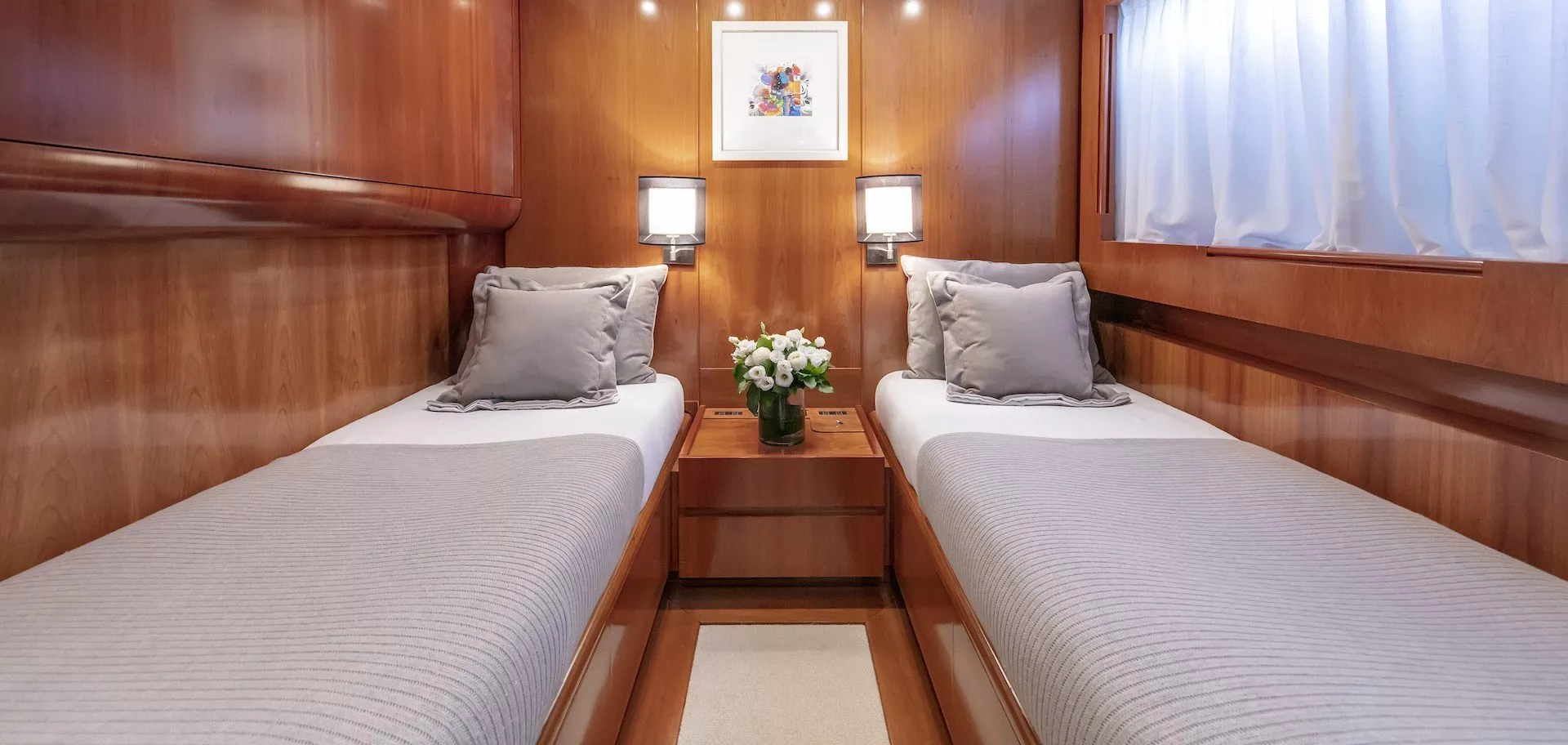 https://dev-api.arconyachts.com/storage/media/23248/conversions/717_9855610356-optimize.webp