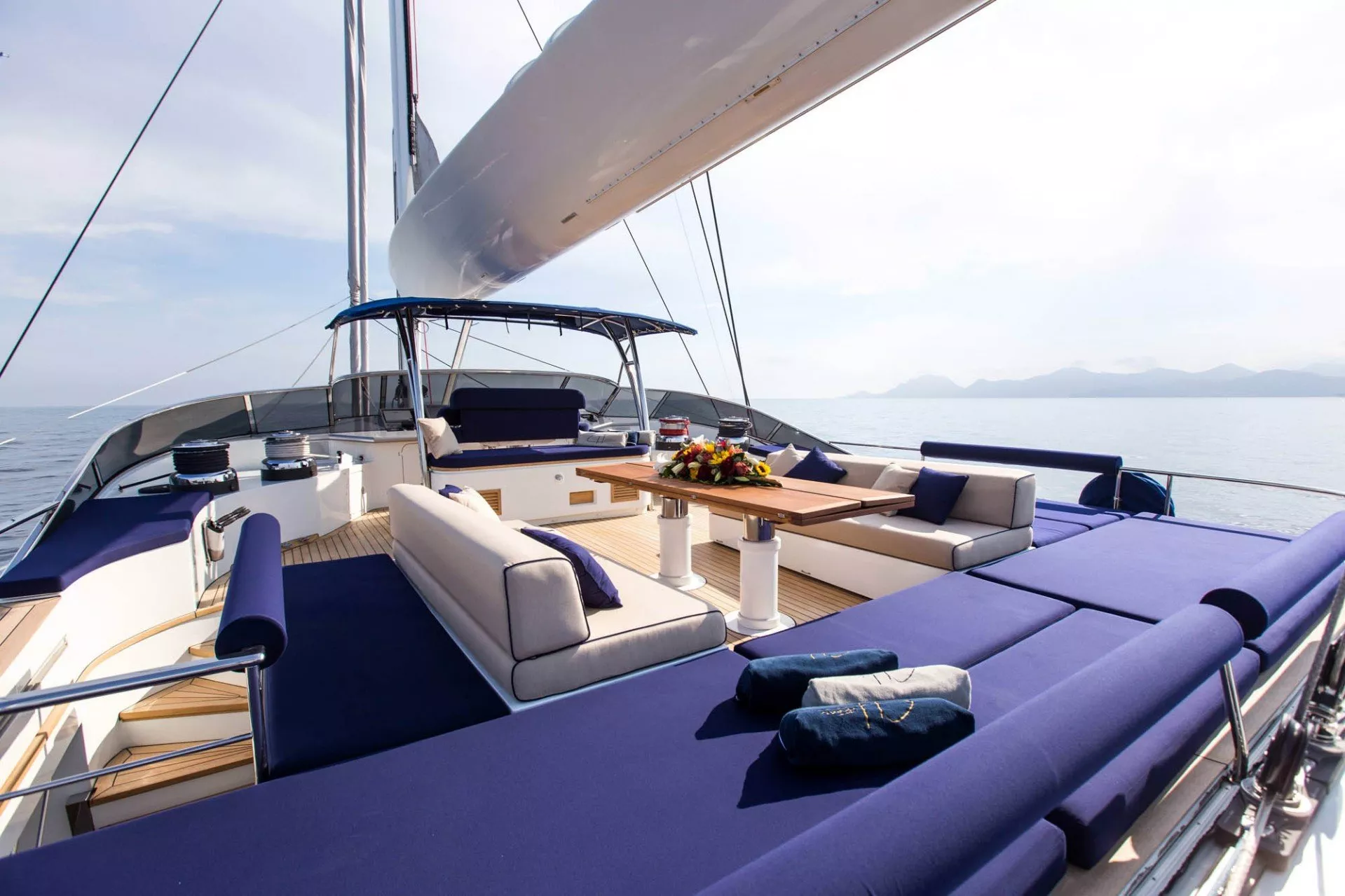 https://dev-api.arconyachts.com/storage/media/23263/conversions/716_9911870390-optimize.webp