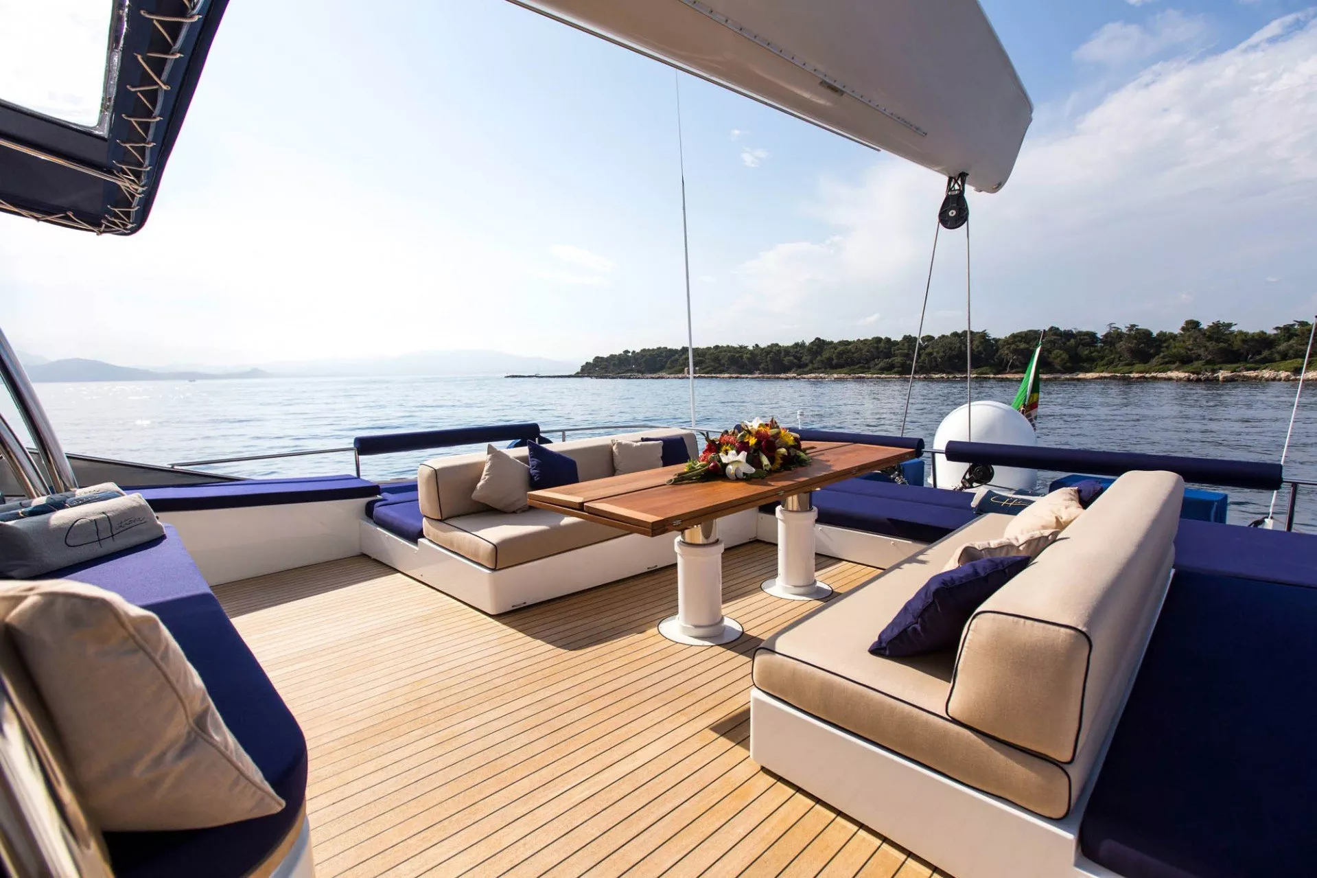 https://dev-api.arconyachts.com/storage/media/23264/conversions/716_1753712893-optimize.webp