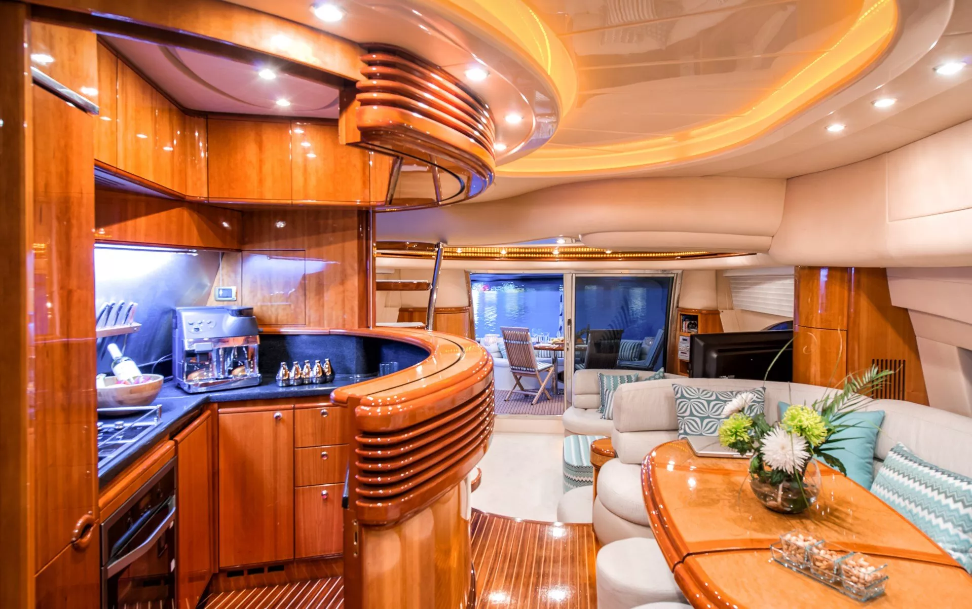 https://dev-api.arconyachts.com/storage/media/23291/conversions/715_4439520018-optimize.webp