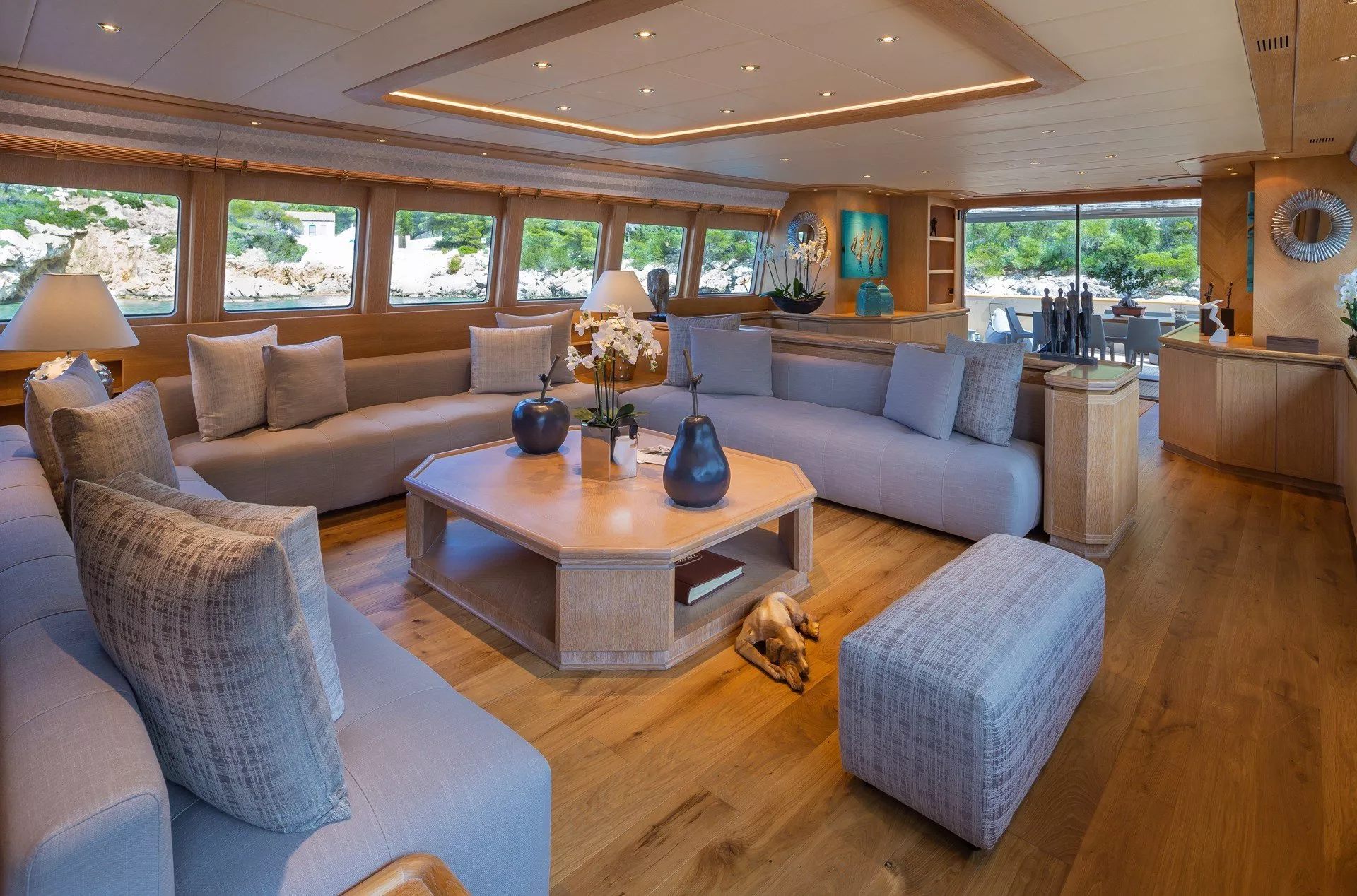 https://dev-api.arconyachts.com/storage/media/23314/conversions/713_9181021195-optimize.webp