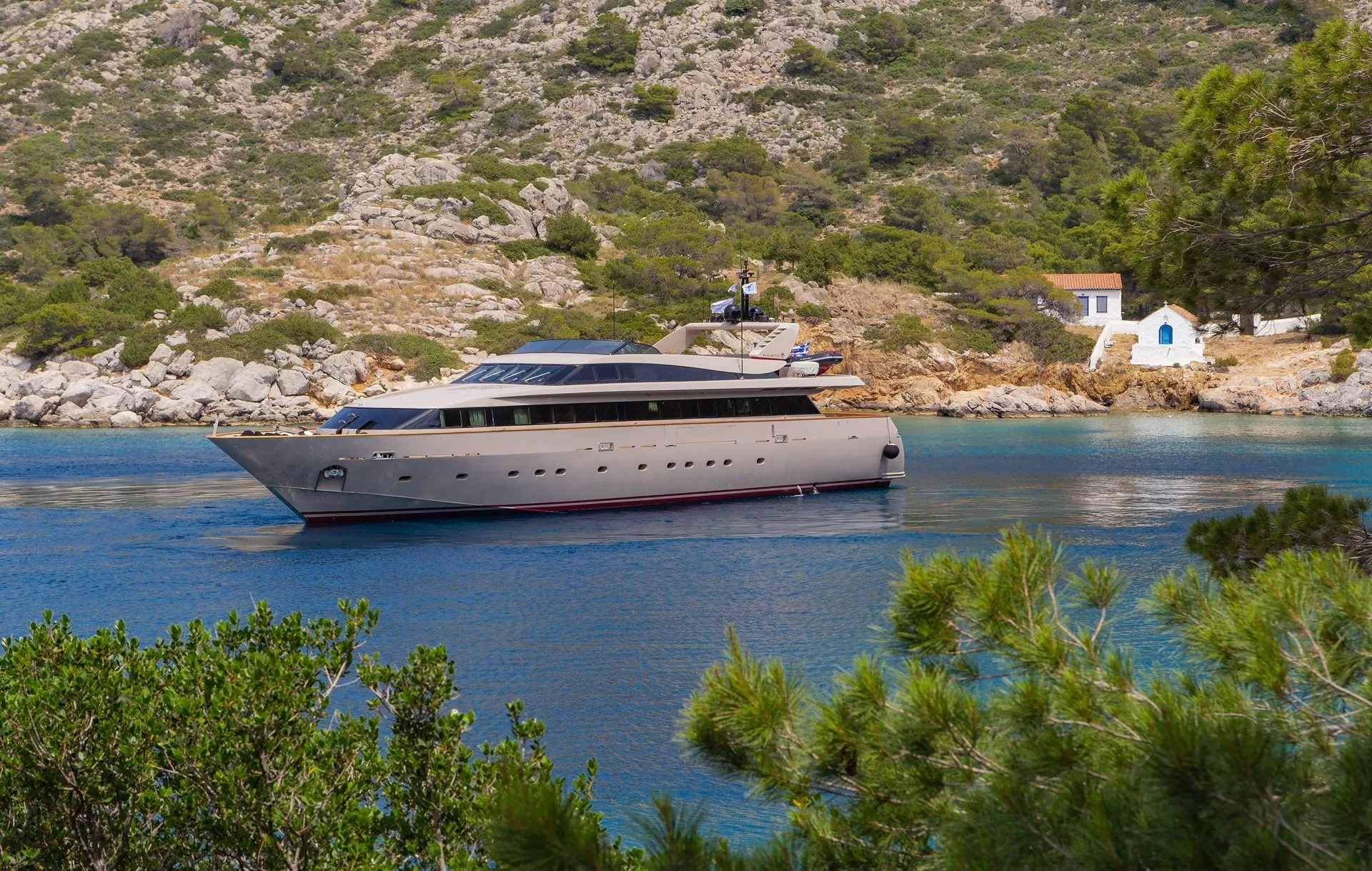 https://dev-api.arconyachts.com/storage/media/23318/conversions/713_7794598784-optimize.webp