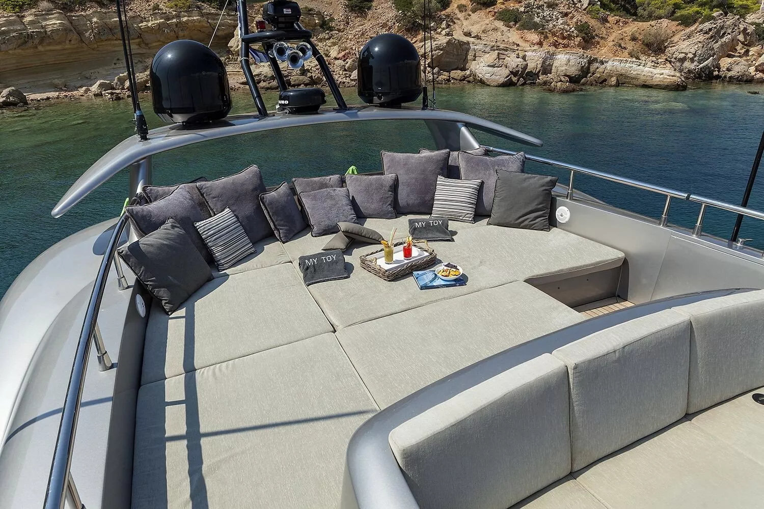 https://dev-api.arconyachts.com/storage/media/23331/conversions/346_5101056315-optimize.webp