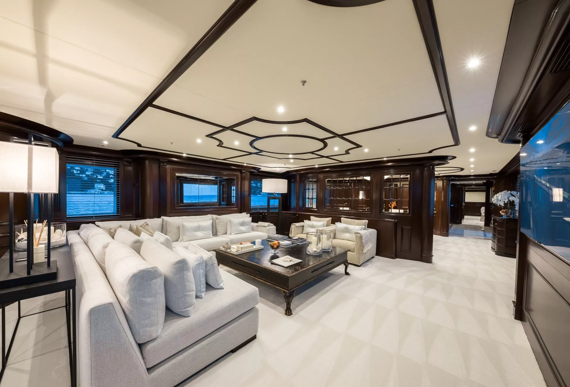 https://dev-api.arconyachts.com/storage/media/23414/conversions/708_1458714662-optimize.webp