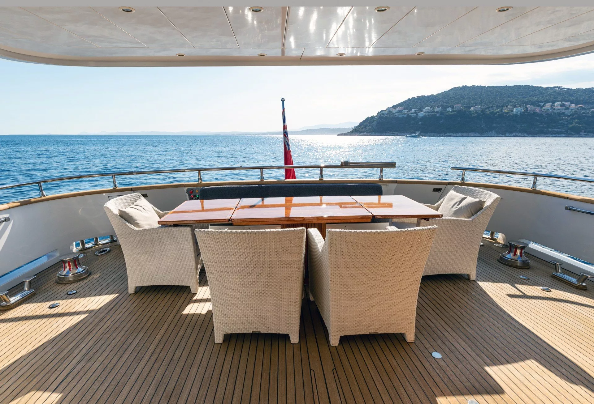 https://dev-api.arconyachts.com/storage/media/23429/conversions/320_1032630591-optimize.webp