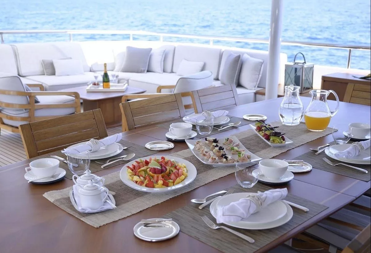https://dev-api.arconyachts.com/storage/media/23446/conversions/45_3362901600-optimize.webp