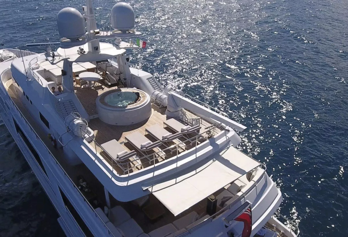 https://dev-api.arconyachts.com/storage/media/23452/conversions/45_0022623411-optimize.webp
